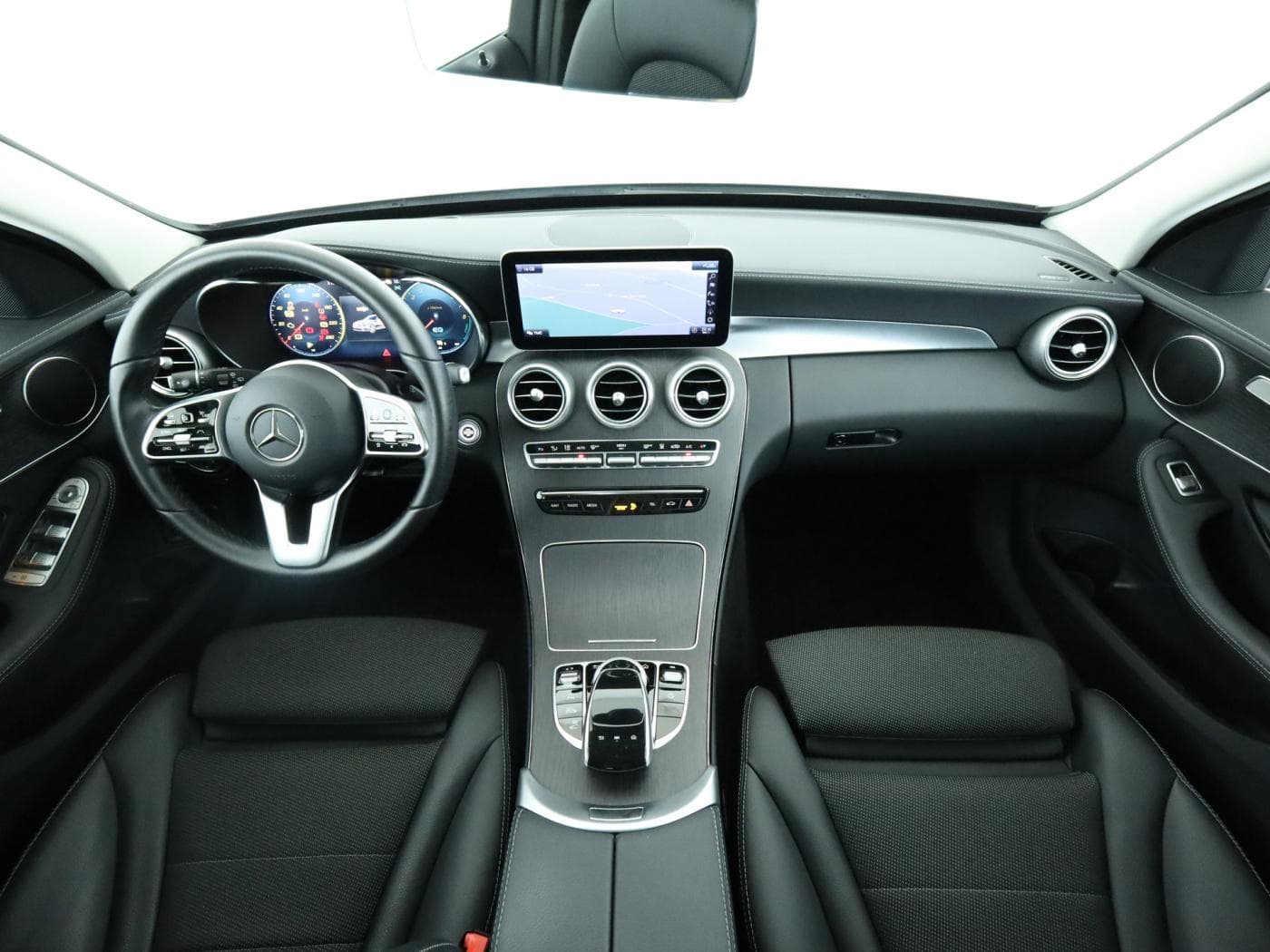 Mercedes-Benz C 300 e T Bild 19