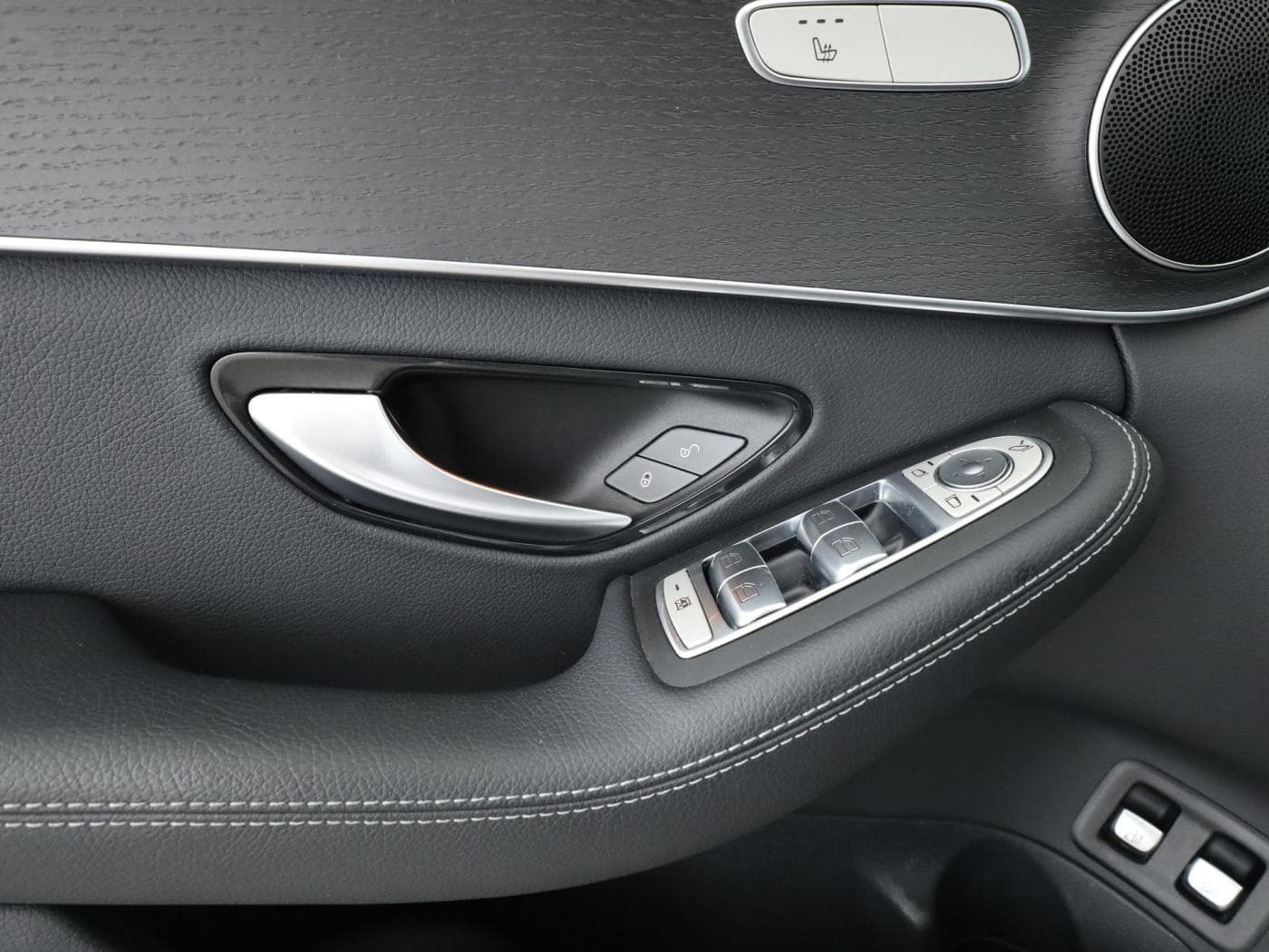 Mercedes-Benz C 300 e T Bild 20