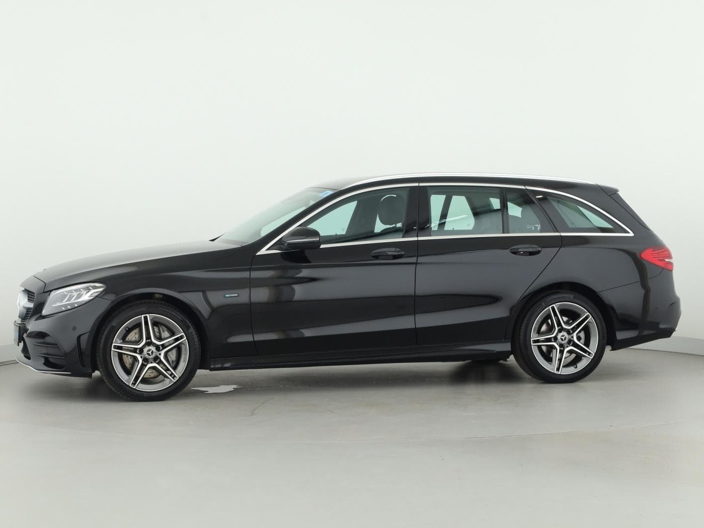 Mercedes-Benz C 300 e T Bild 7