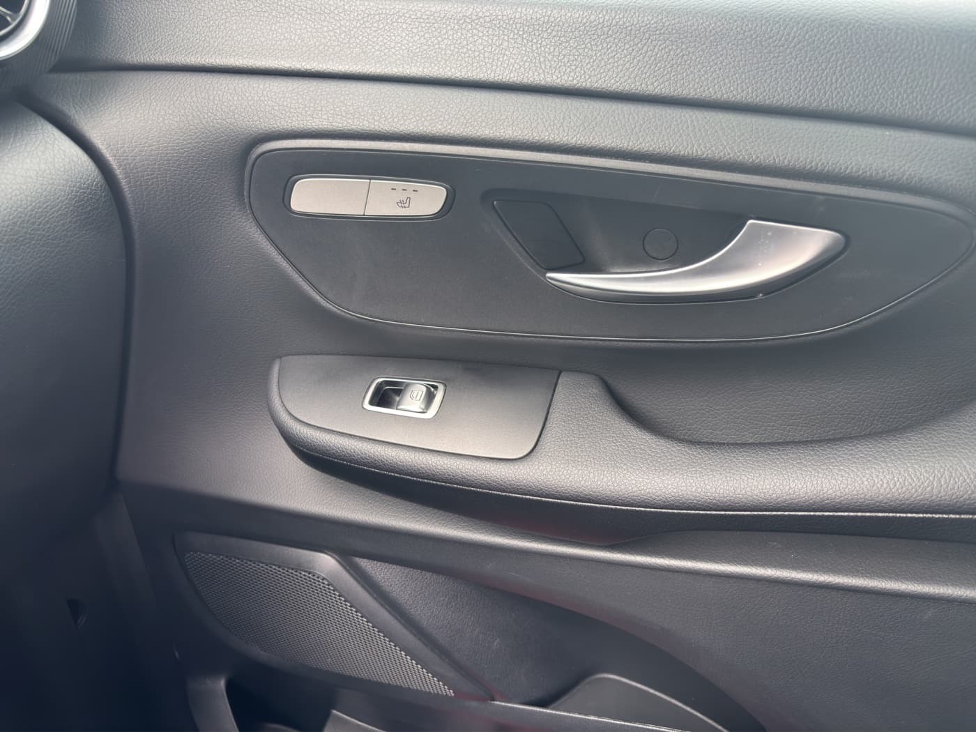 Mercedes-Benz V 220 d RISE Lang Bild 14