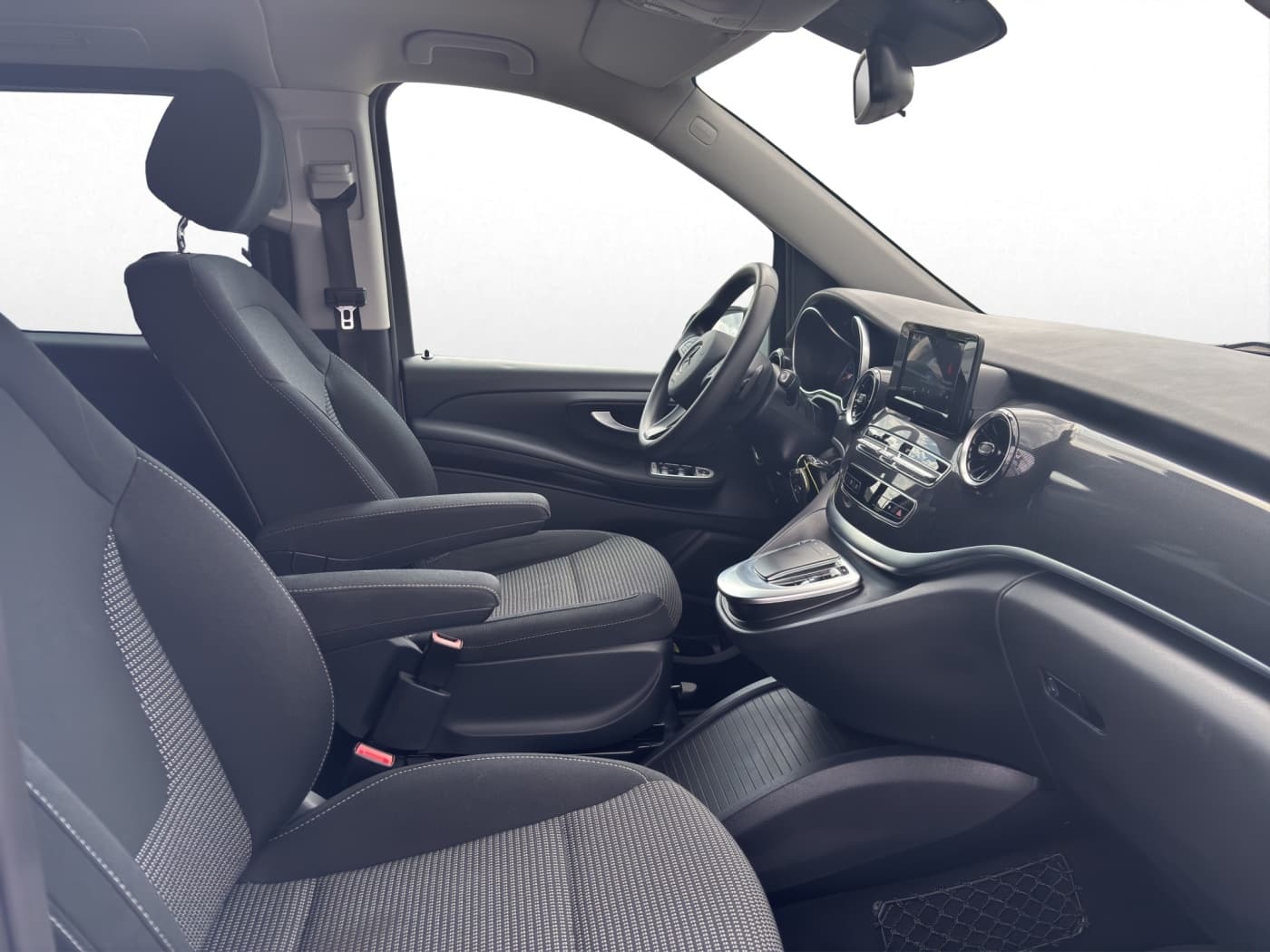 Mercedes-Benz V 220 d RISE Lang Bild 15