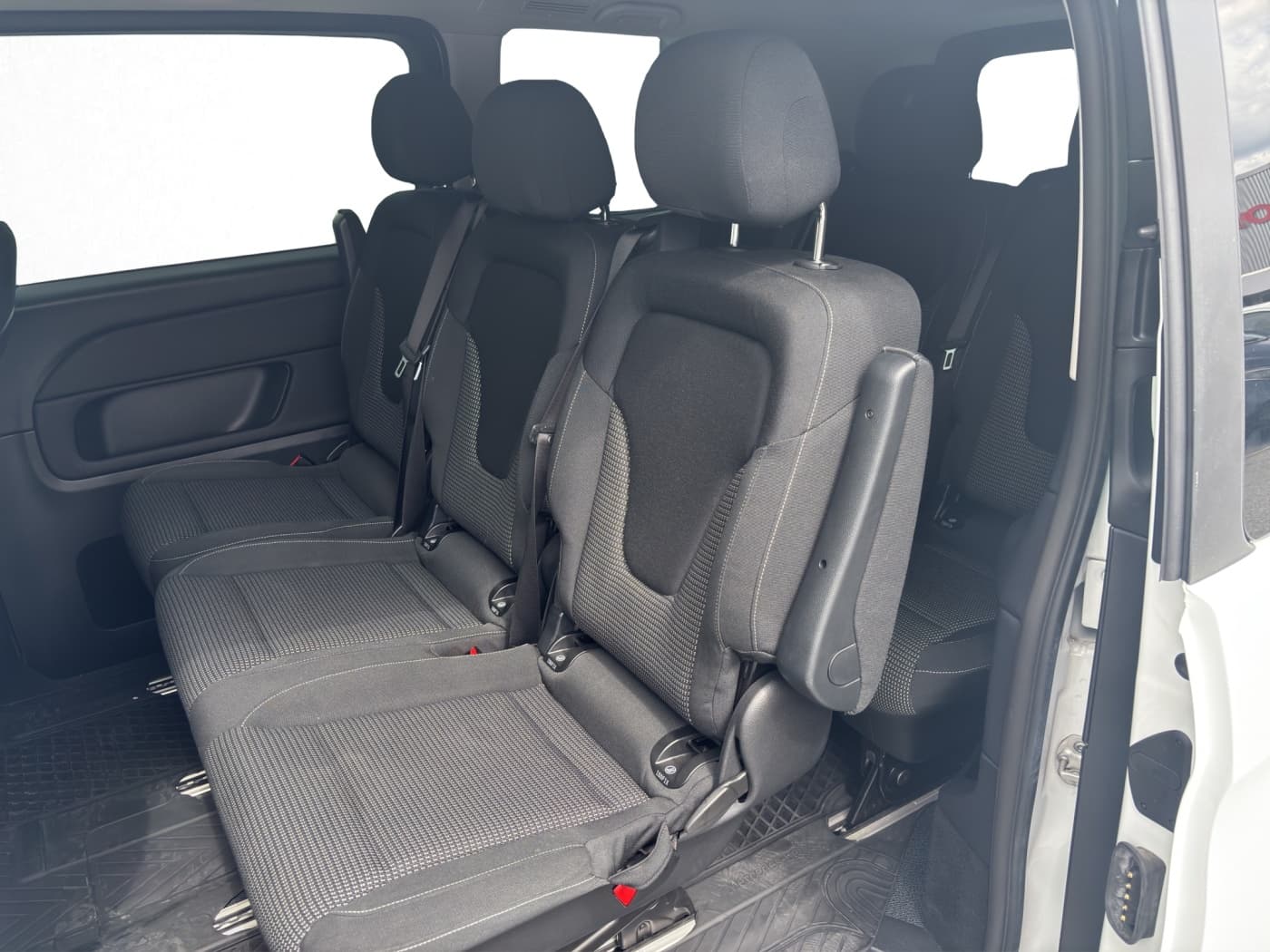 Mercedes-Benz V 220 d RISE Lang Bild 16
