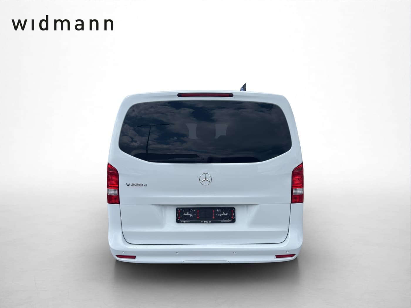 Mercedes-Benz V 220 d RISE Lang Bild 4