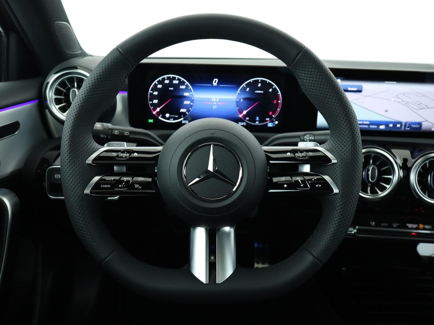 Mercedes-Benz A 220 d Bild 11