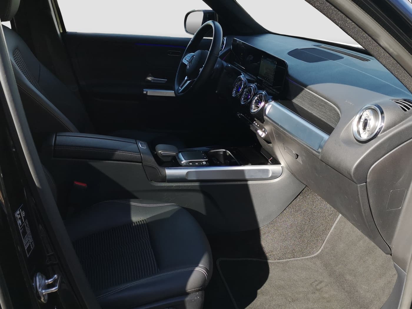 Mercedes-Benz GLB 220 d Bild 15