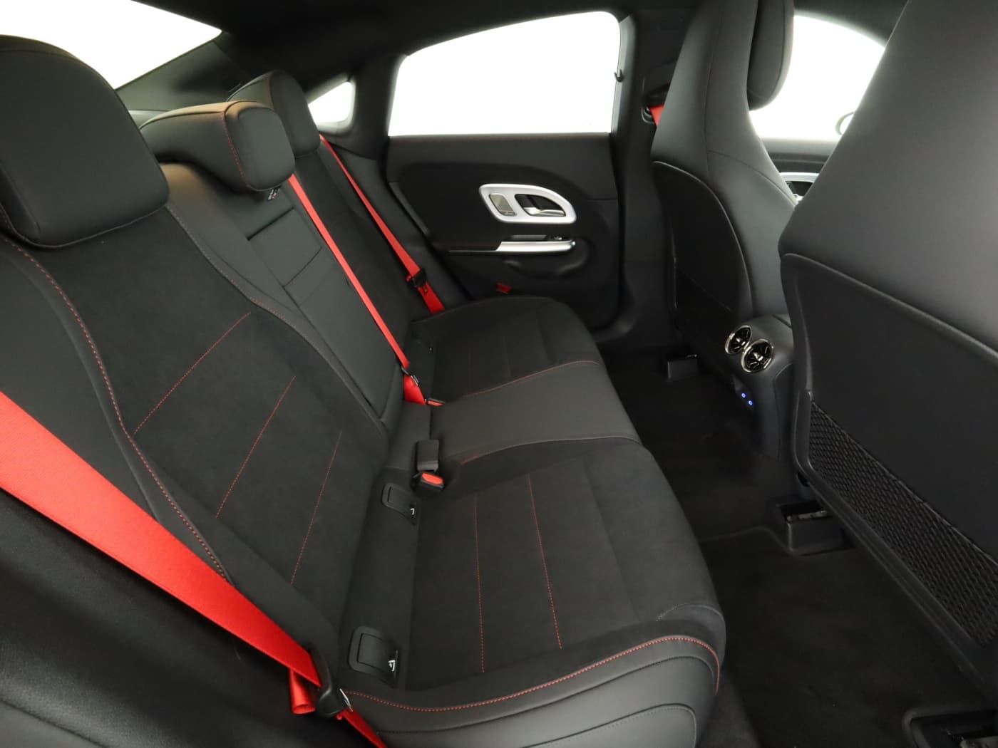 Mercedes-Benz CLA 220 4MATIC Bild 26