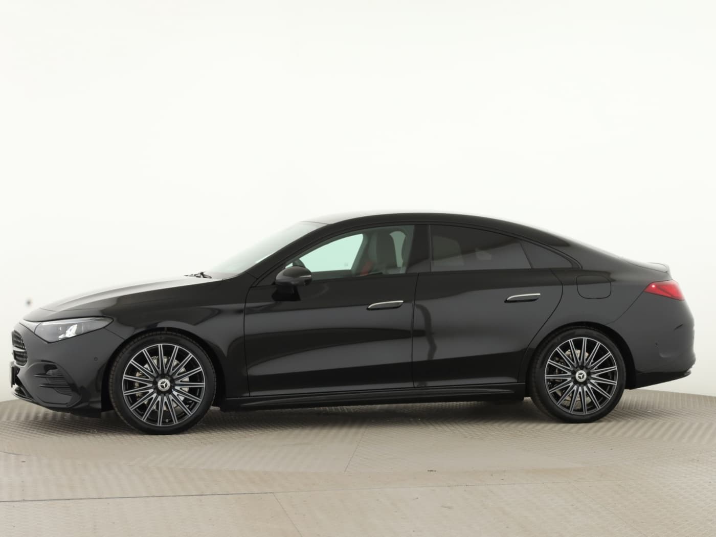 Mercedes-Benz CLA 220 4MATIC Bild 7