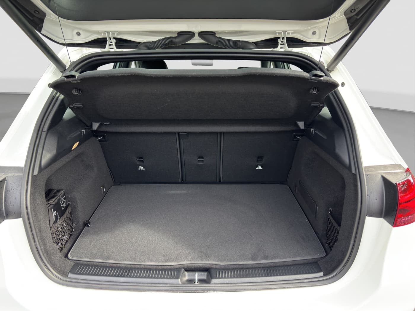 Mercedes-Benz B 180 Bild 18