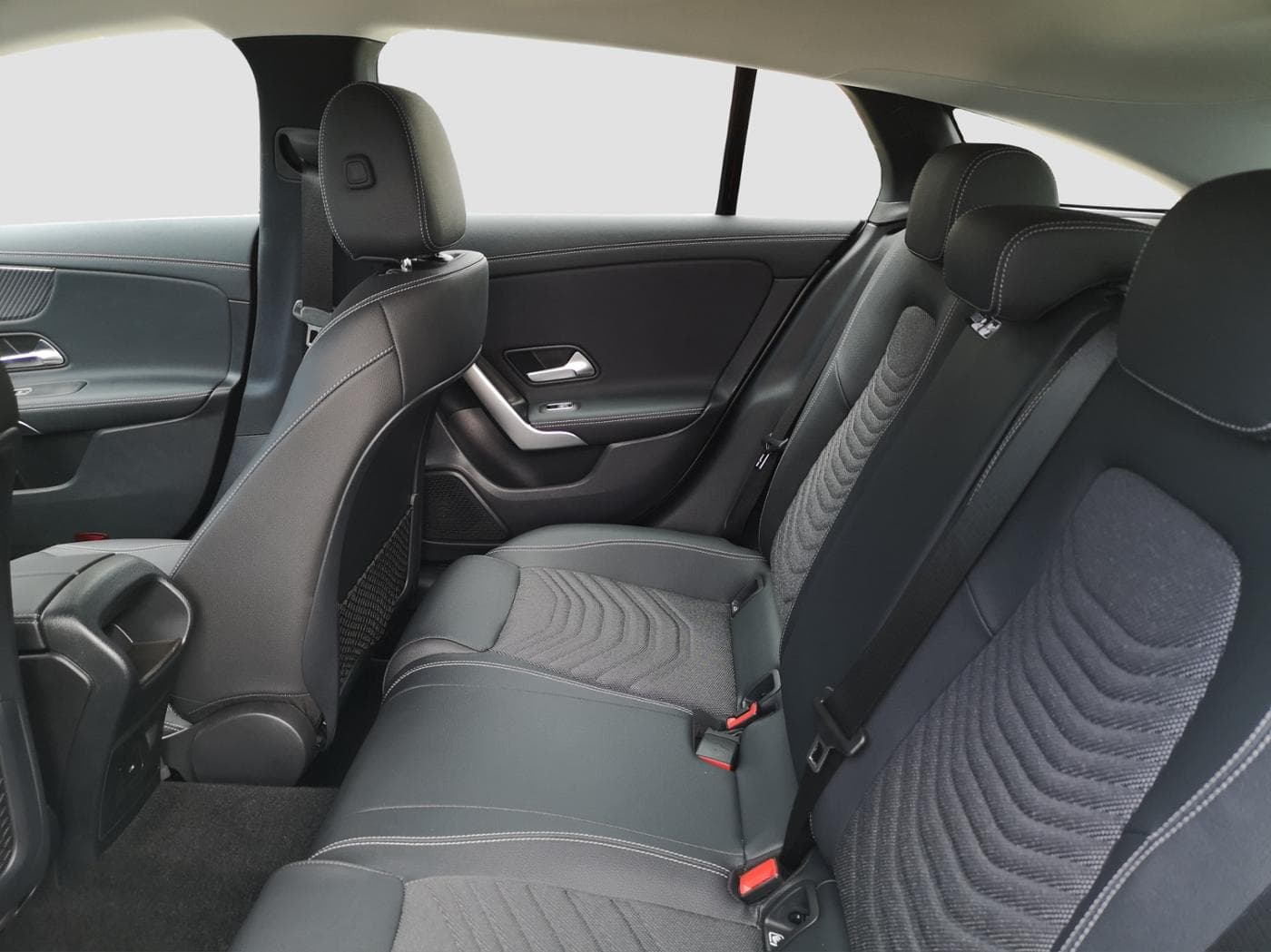 Mercedes-Benz CLA 180 SB Bild 16