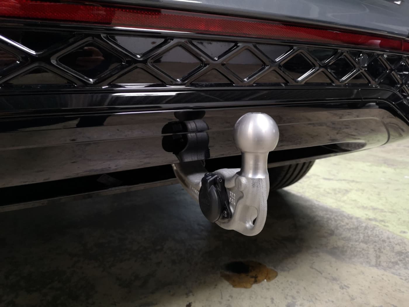 Volkswagen Tiguan R-Line 2.0 l TDI 4MOTION DSG Bild 18