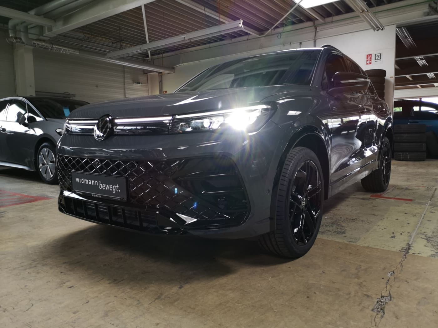 Volkswagen Tiguan R-Line 2.0 l TDI 4MOTION DSG Bild 29