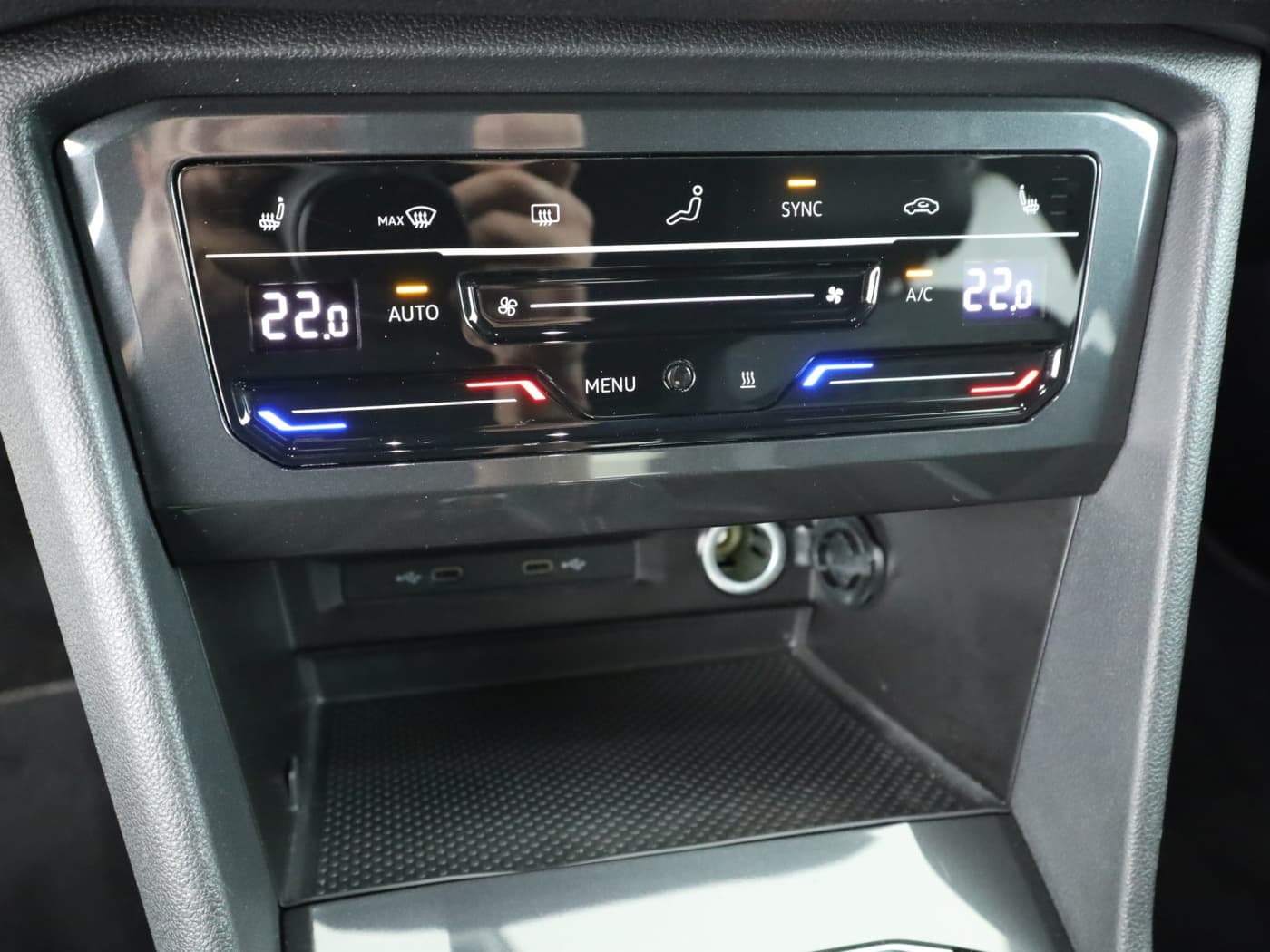 Volkswagen Tiguan 2.0 TDI R-Line 4M Bild 14