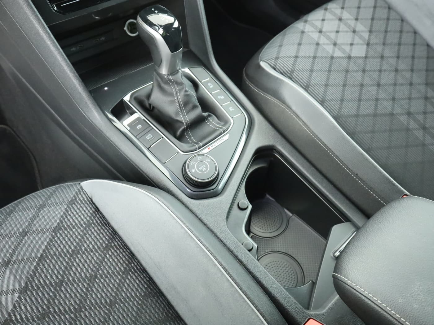 Volkswagen Tiguan 2.0 TDI R-Line 4M Bild 15