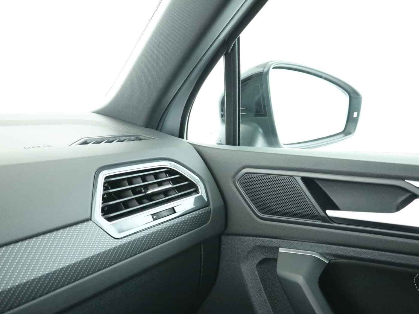 Volkswagen Tiguan 2.0 TDI R-Line 4M Bild 16