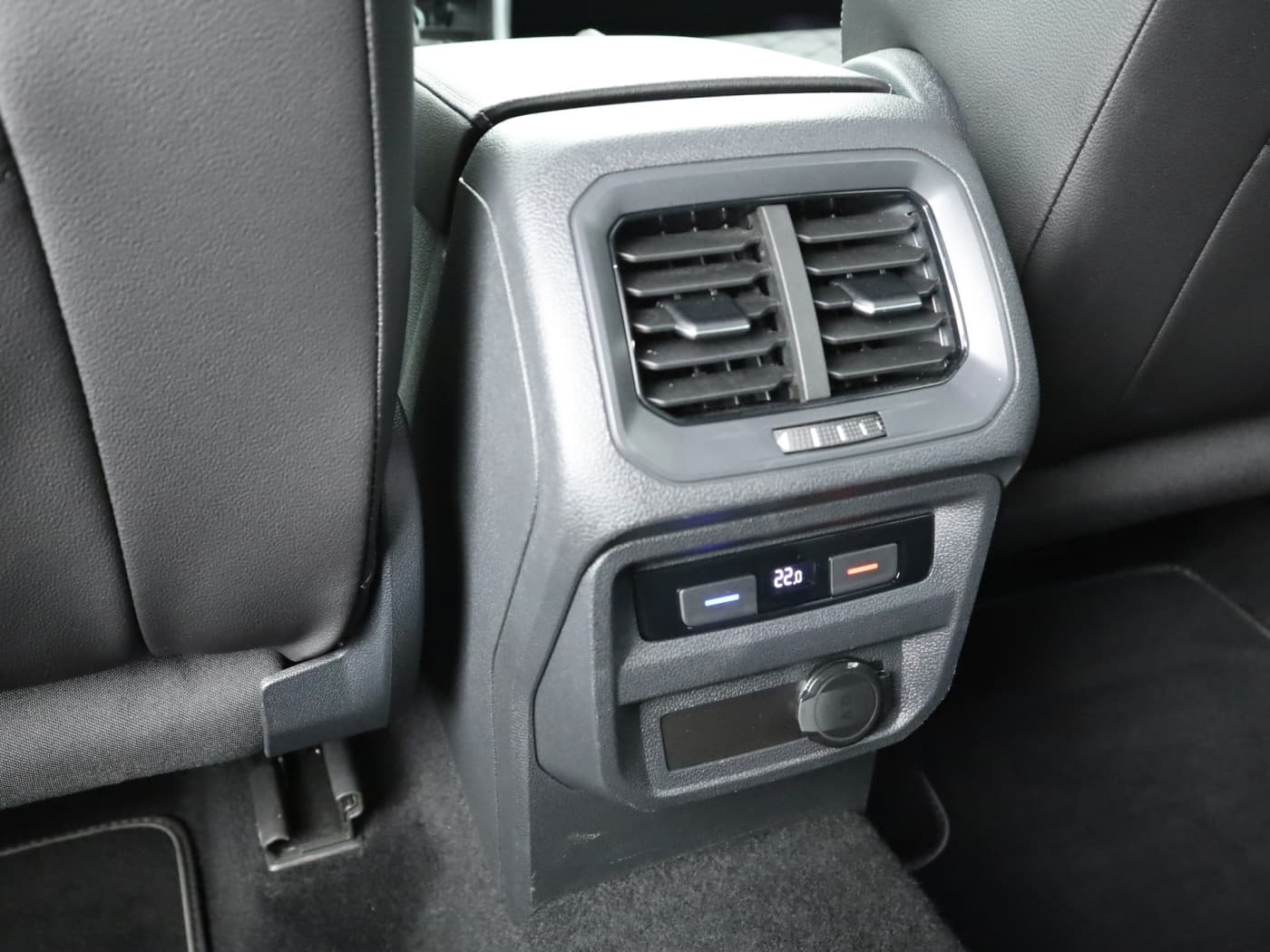 Volkswagen Tiguan 2.0 TDI R-Line 4M Bild 23