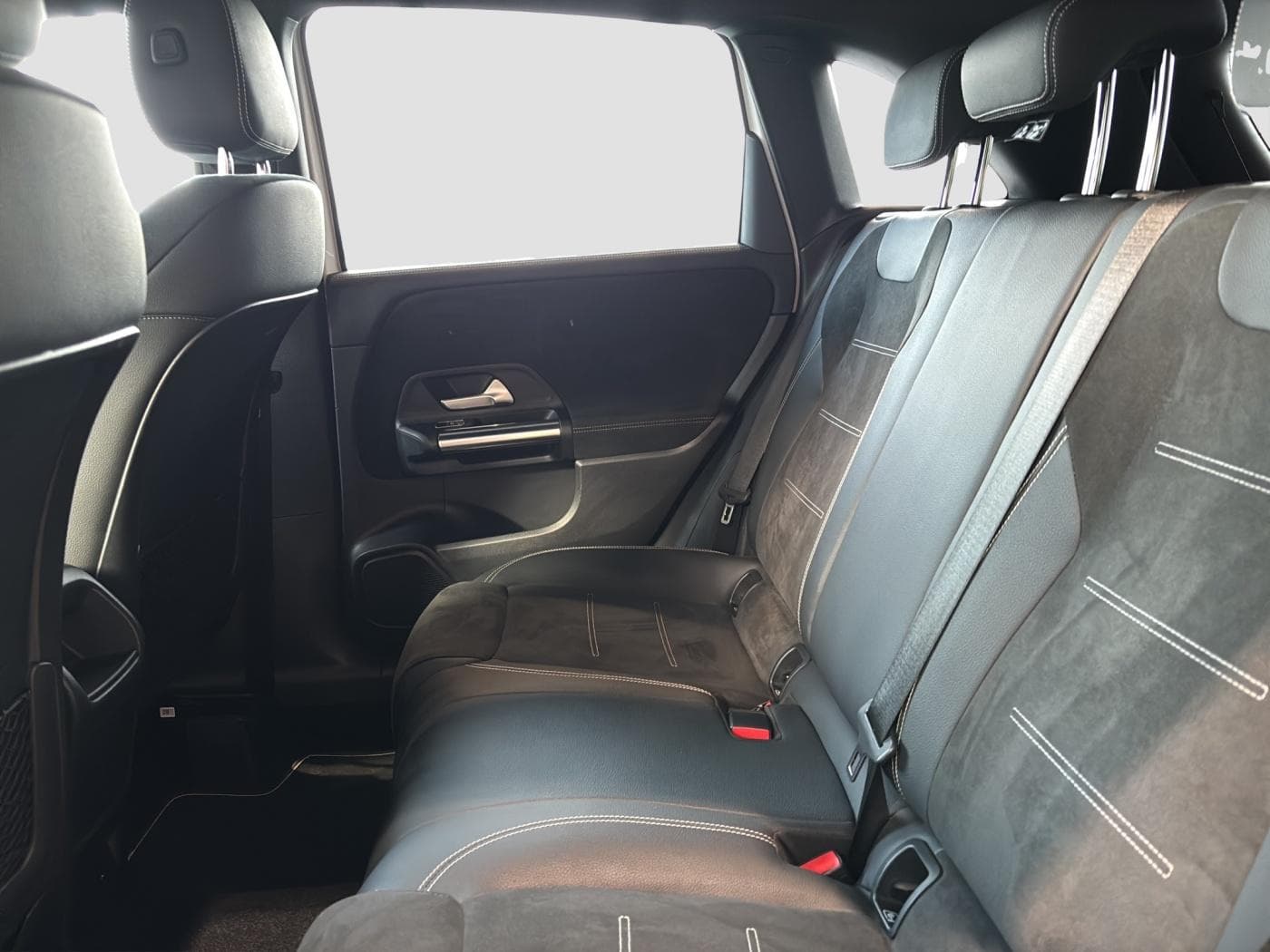 Mercedes-Benz B 180 Bild 16