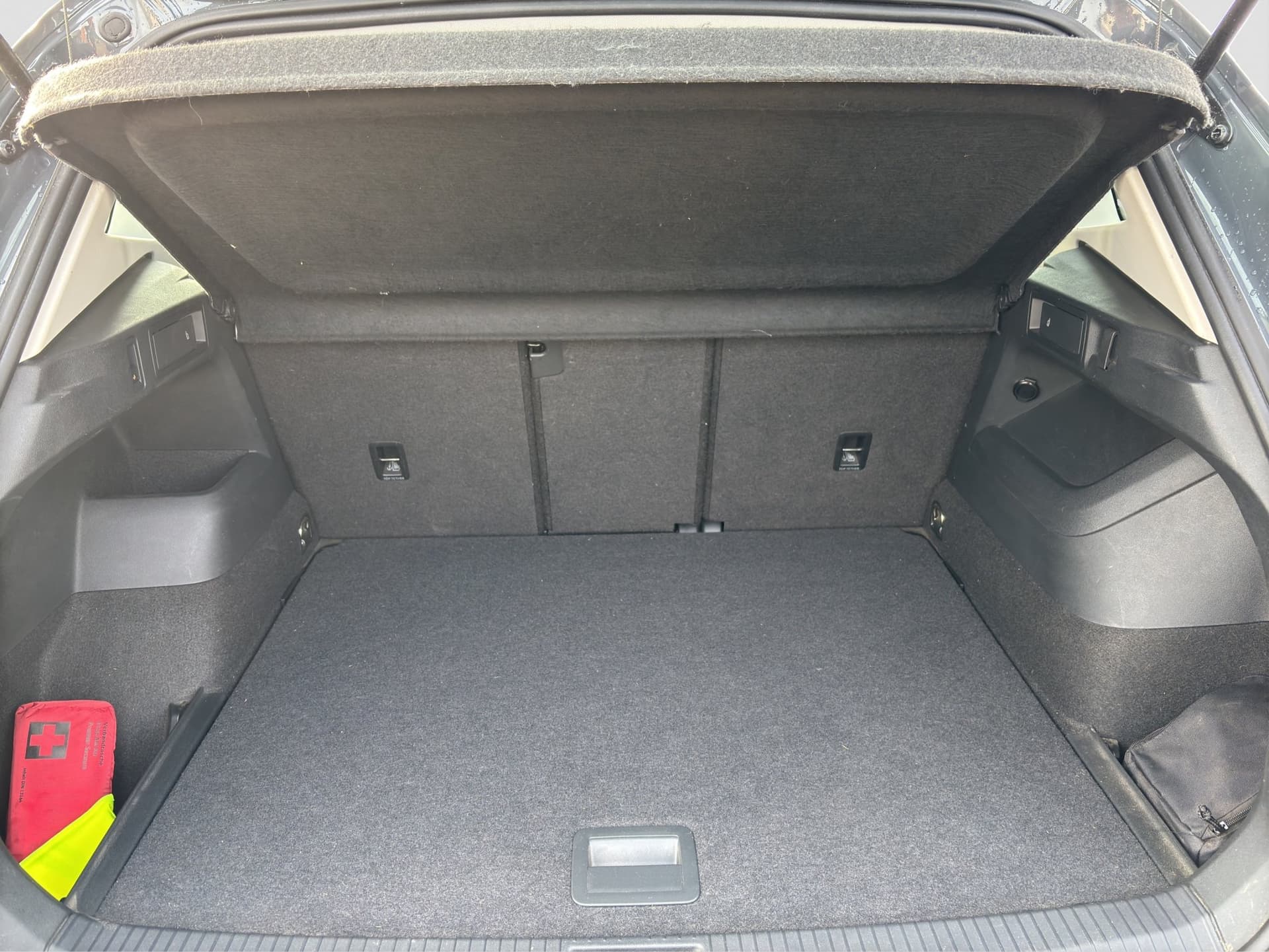 Volkswagen Tiguan Life 2.0 TDI DSG 193 PS AHK ACC Kamera Bild 17