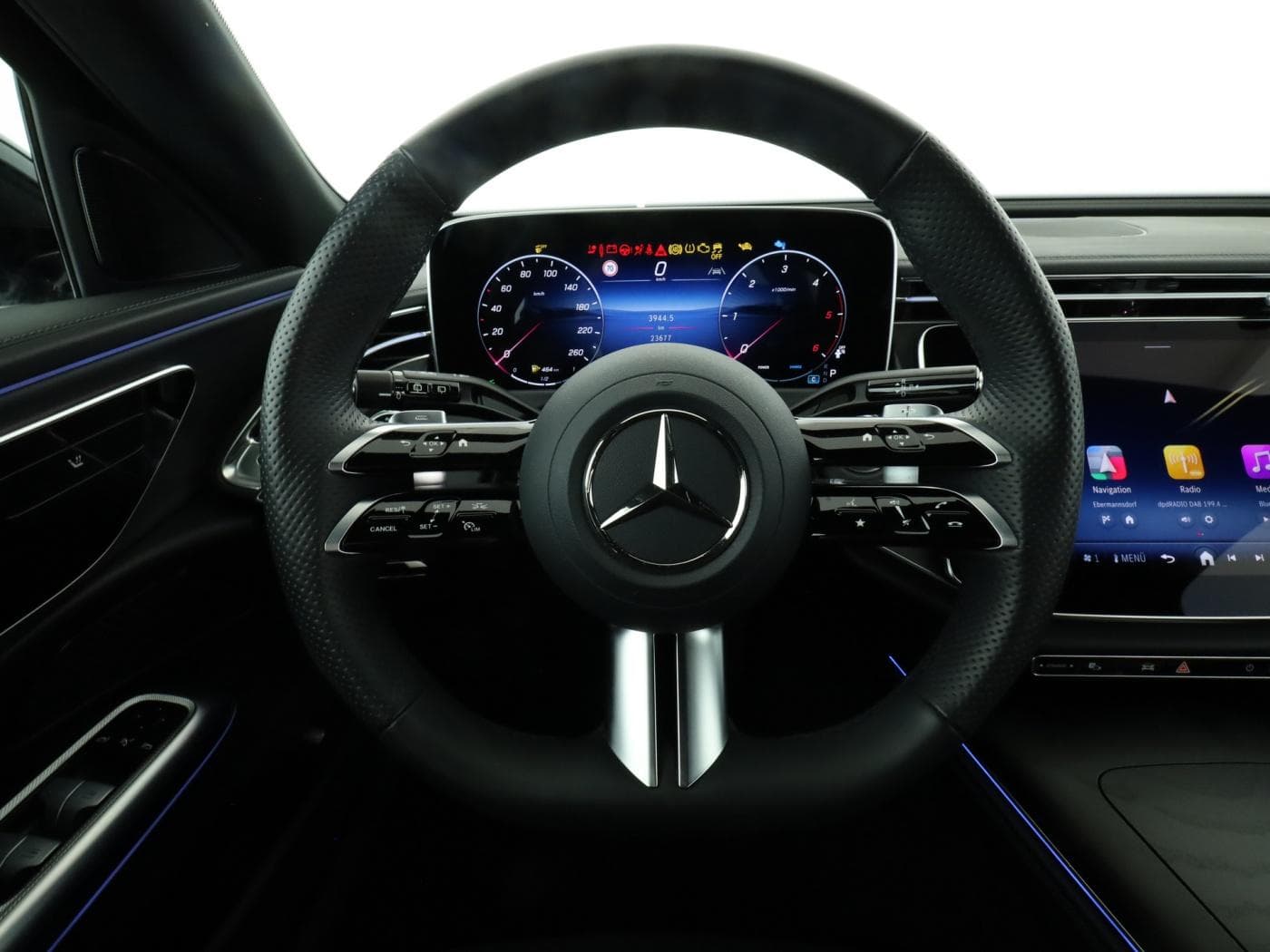 Mercedes-Benz E 220 d T Bild 11