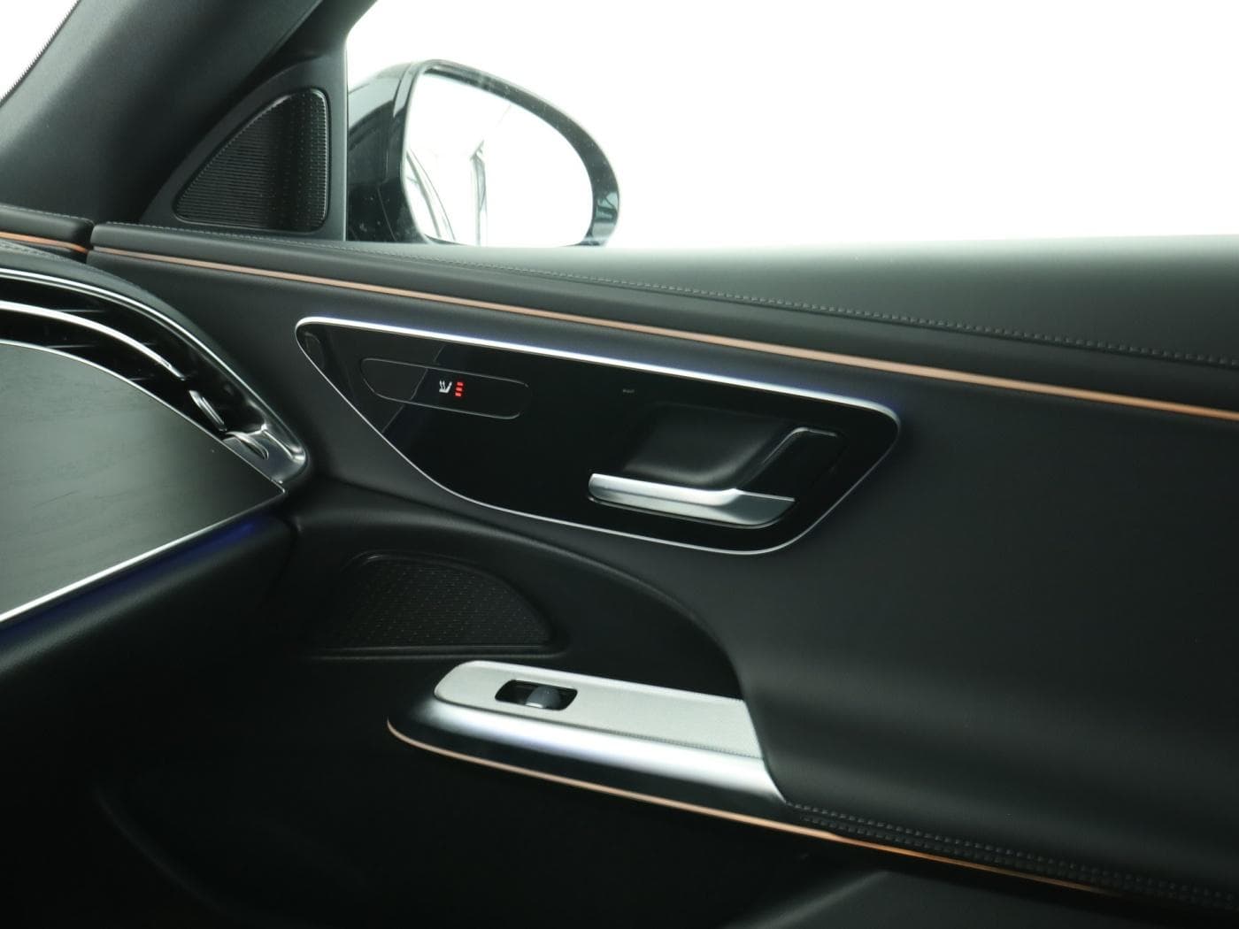 Mercedes-Benz E 220 d T Bild 16