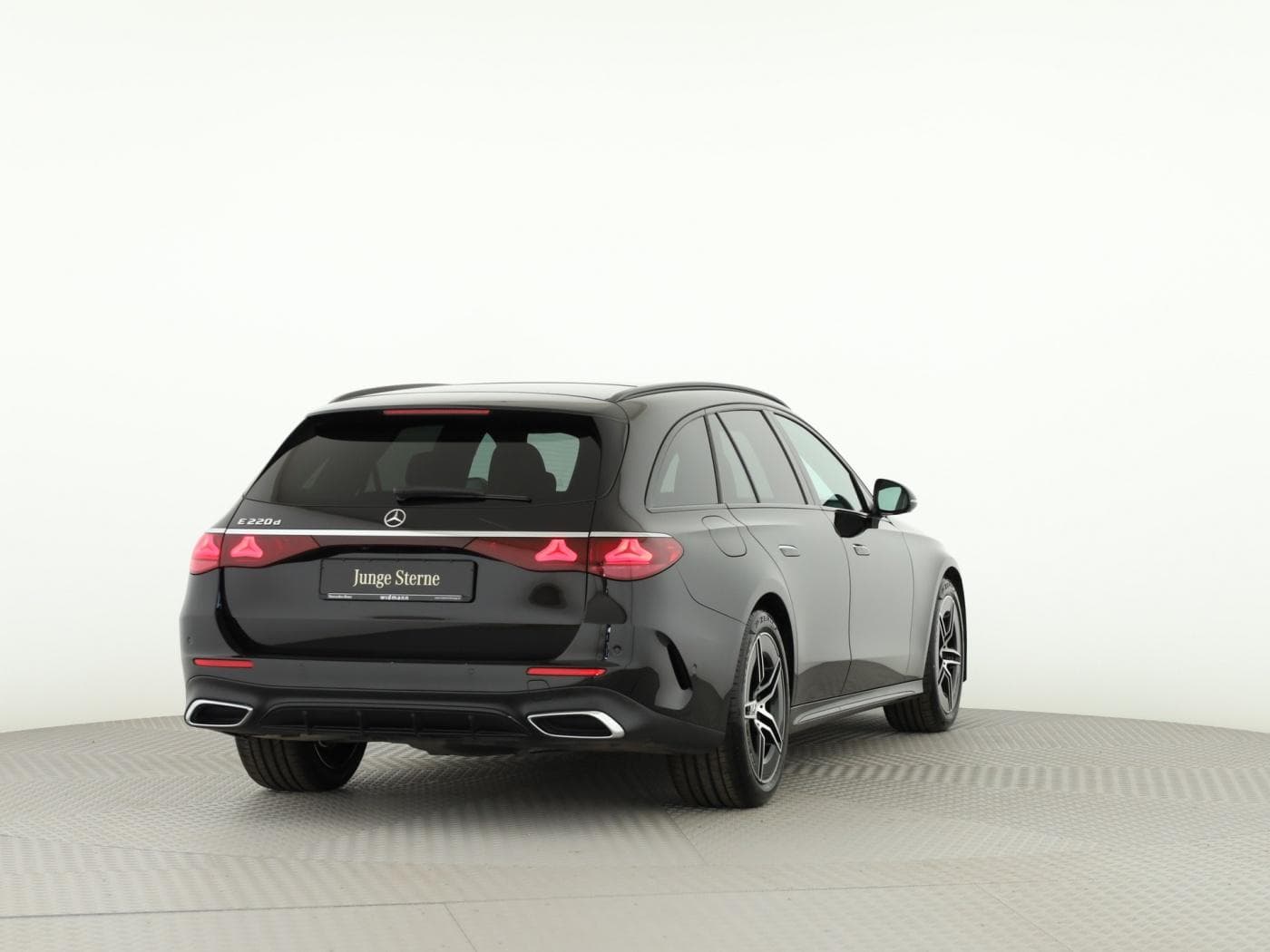 Mercedes-Benz E 220 d T Bild 2