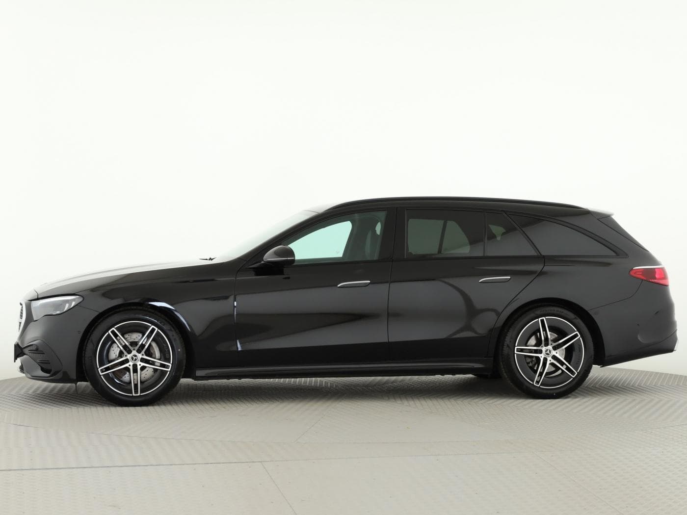 Mercedes-Benz E 220 d T Bild 7