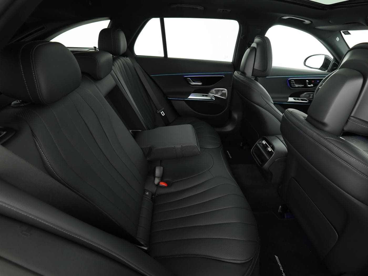 Mercedes-Benz E 450 d 4MATIC T-Modell Bild 27