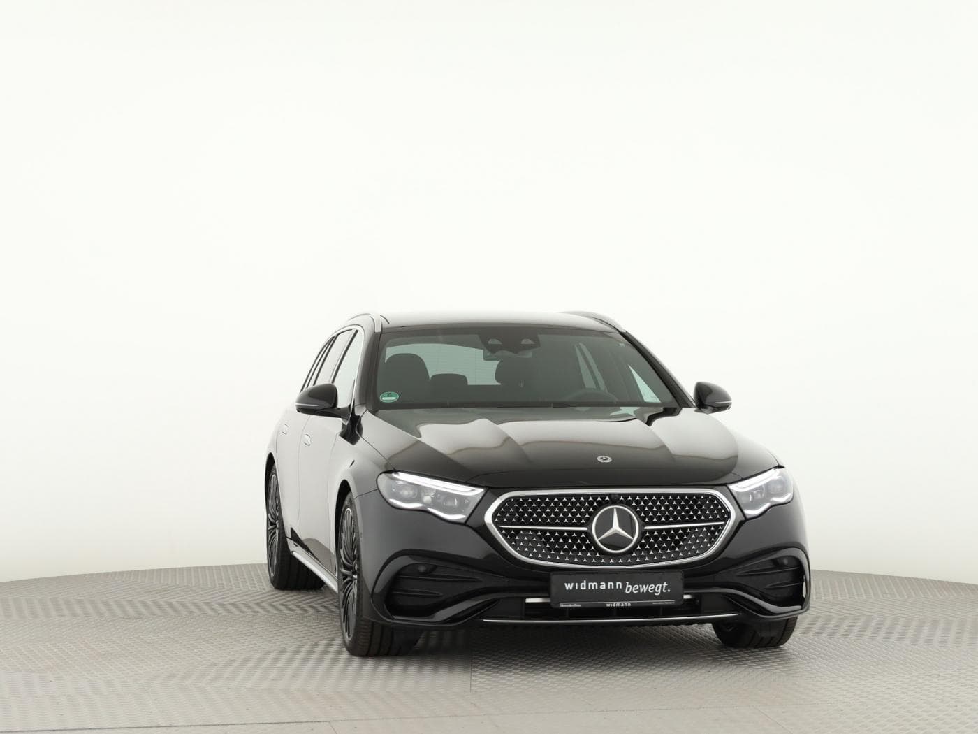 Mercedes-Benz E 450 d 4MATIC T-Modell Bild 3