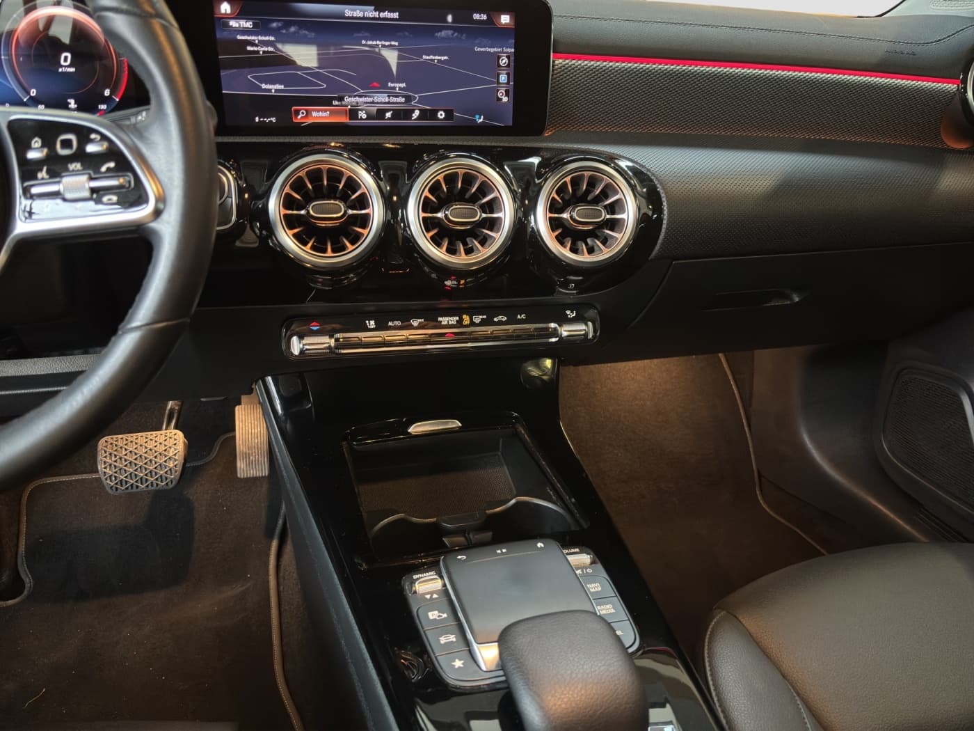 Mercedes-Benz CLA 200 d SB Bild 13