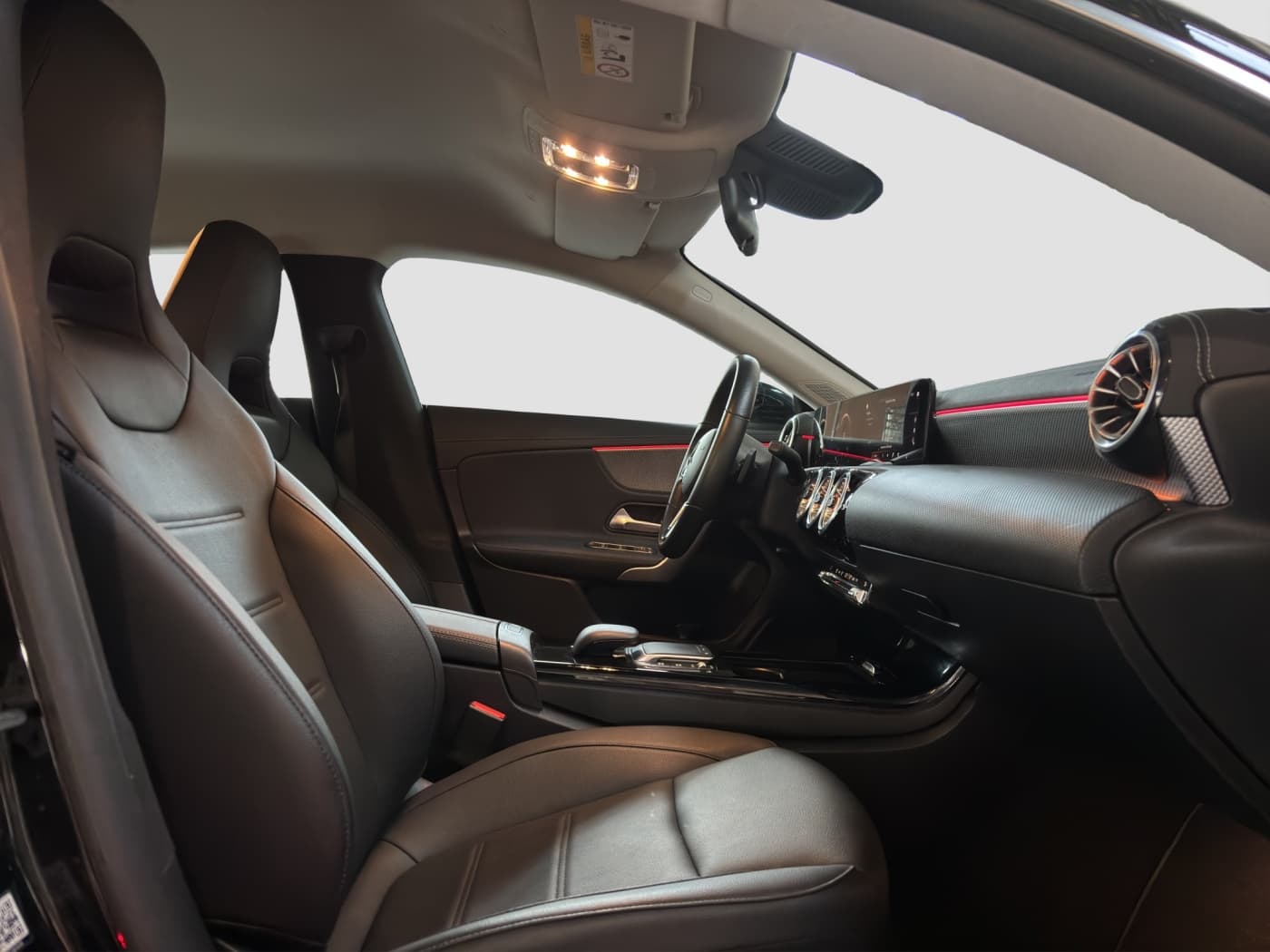 Mercedes-Benz CLA 200 d SB Bild 15