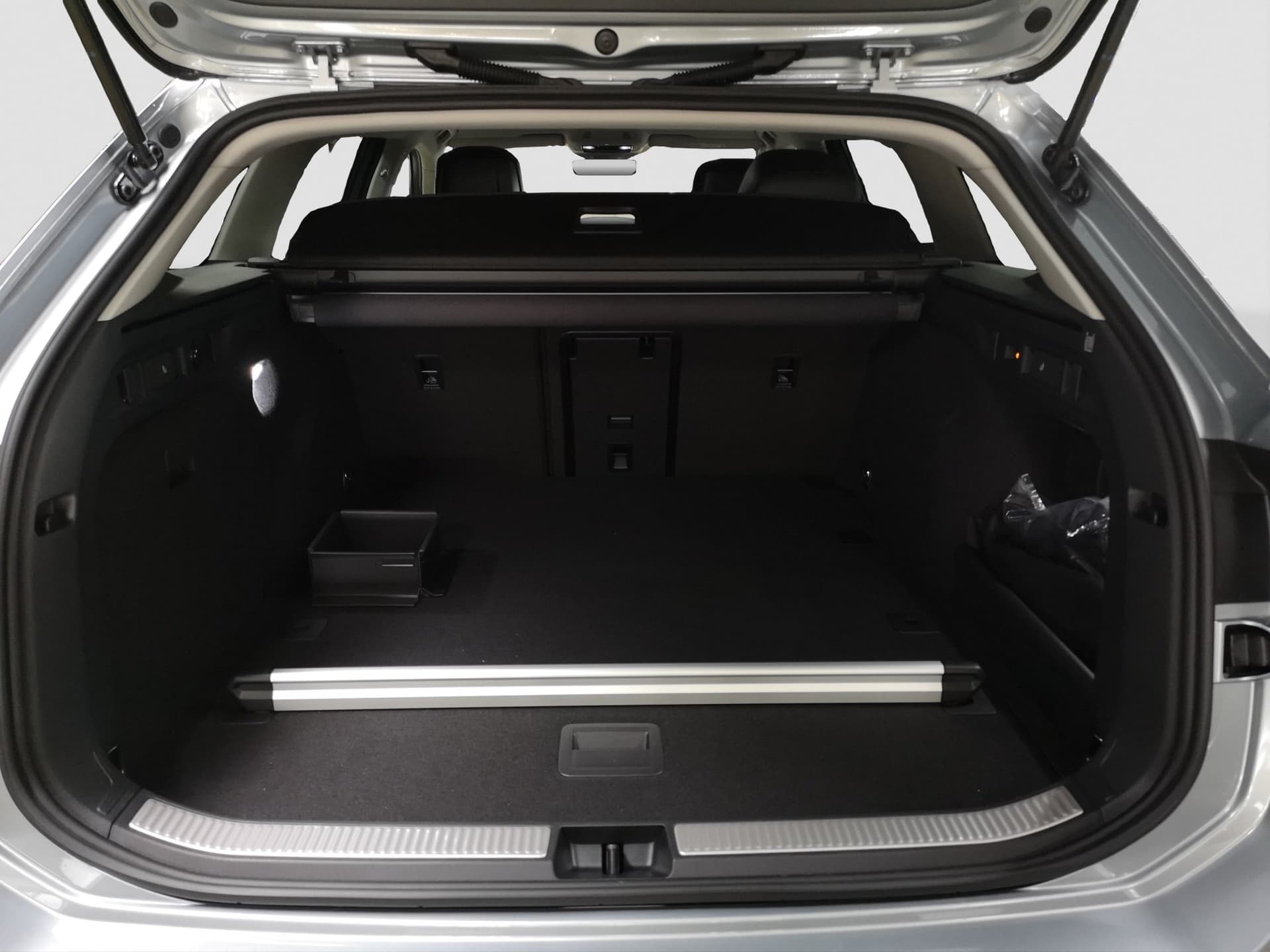 Volkswagen Passat VARIANT  2.0 TDI 150 PS DSG AHK NAVI ACC Bild 19