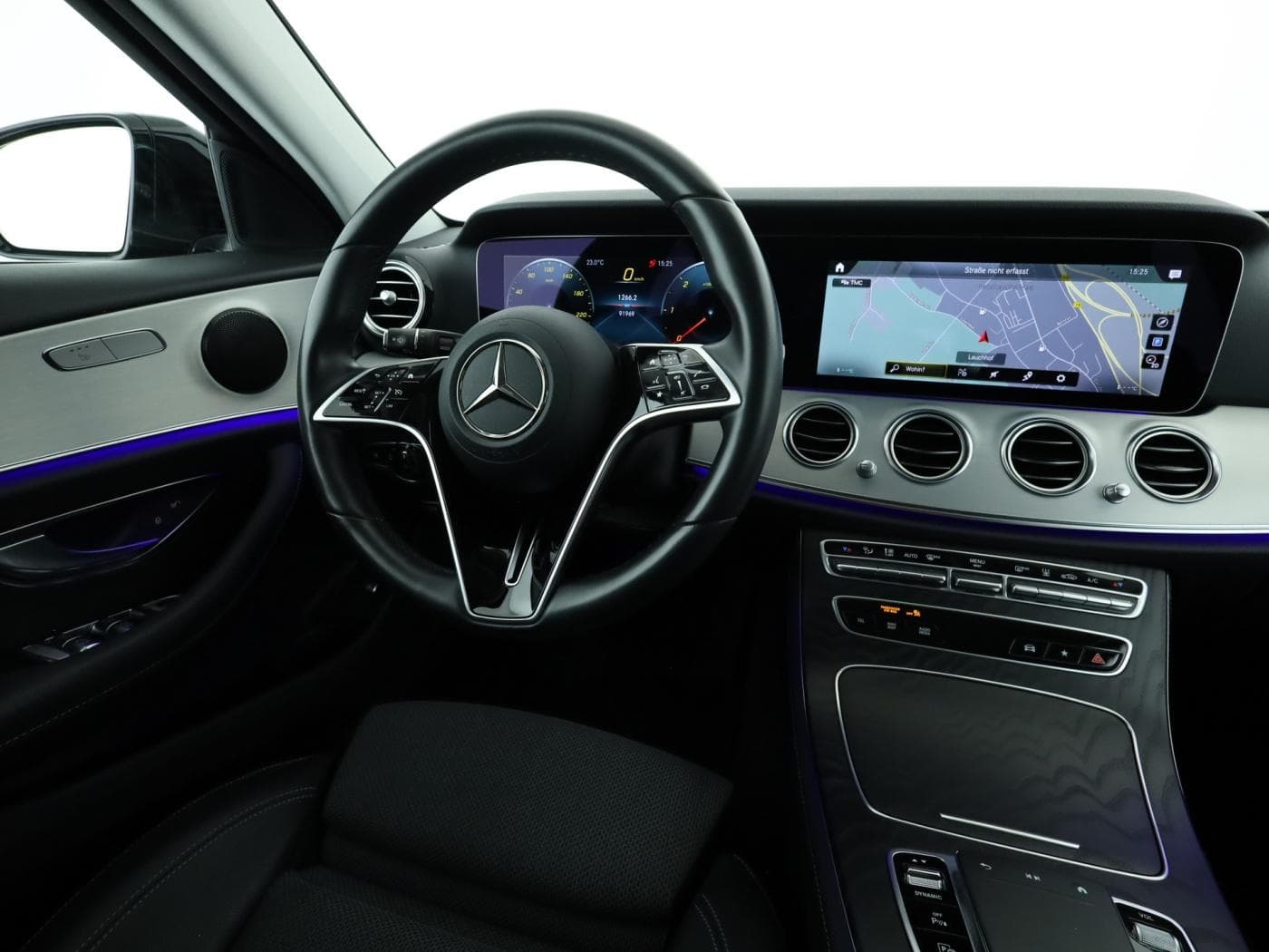 Mercedes-Benz E 220 d T Bild 10