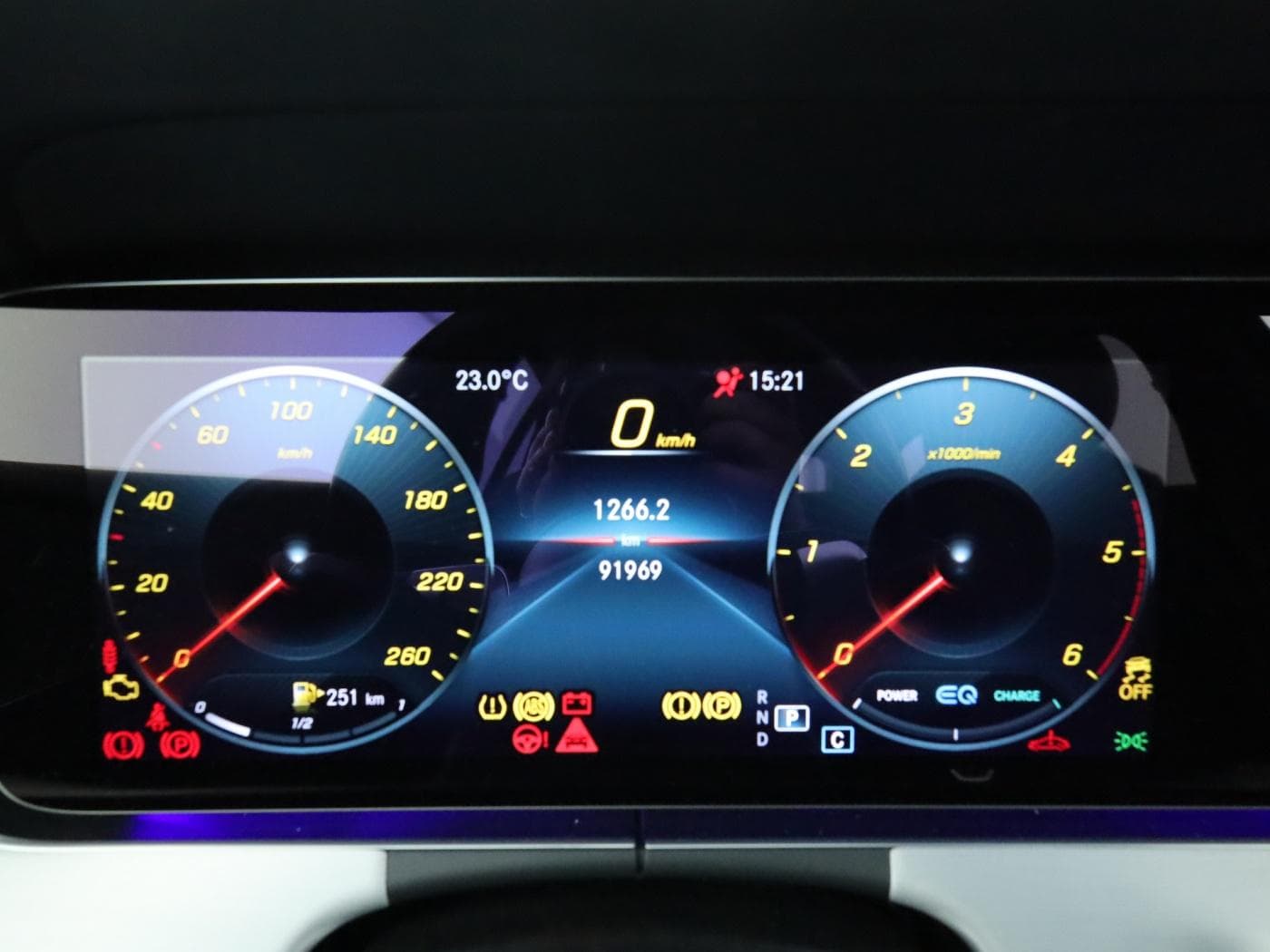 Mercedes-Benz E 220 d T Bild 12