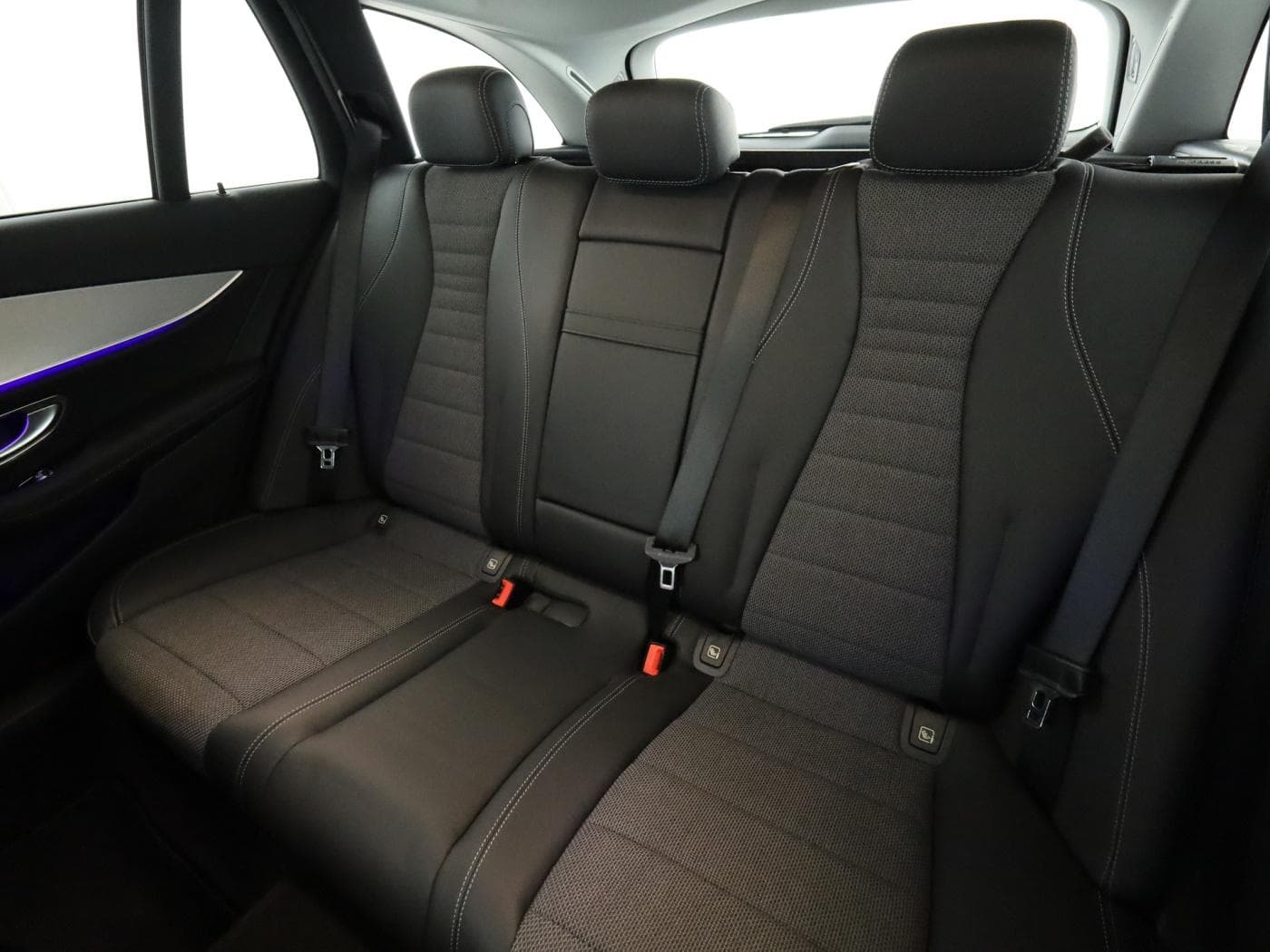 Mercedes-Benz E 220 d T Bild 18