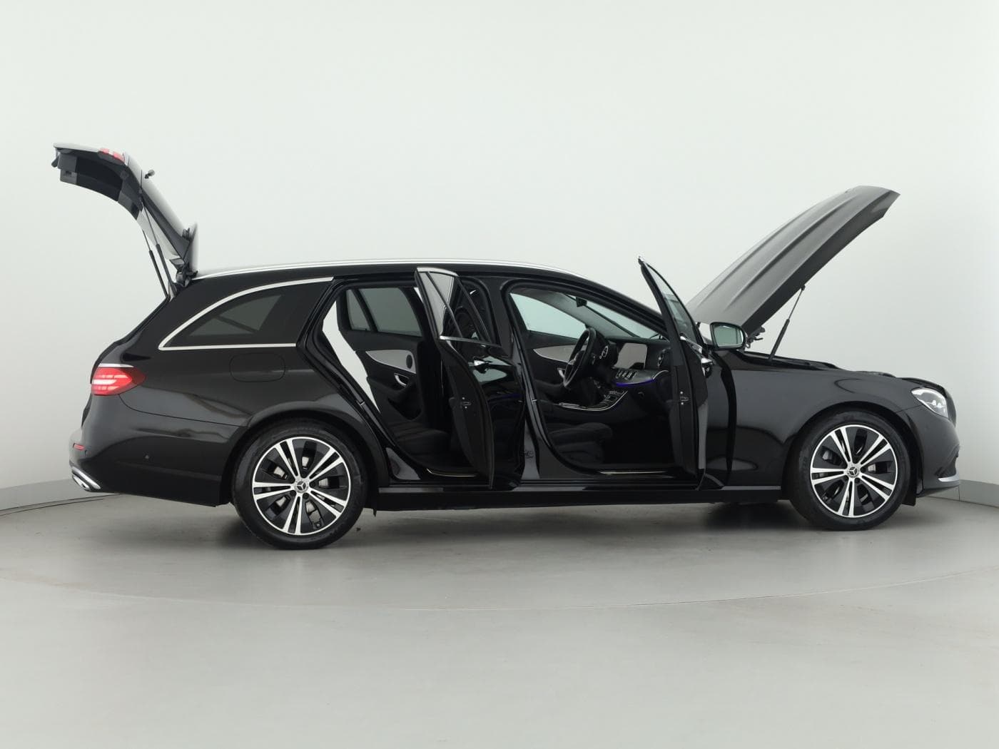 Mercedes-Benz E 220 d T Bild 8