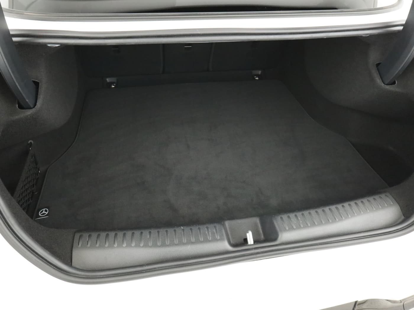 Mercedes-Benz CLA 350 4M EQ Bild 23