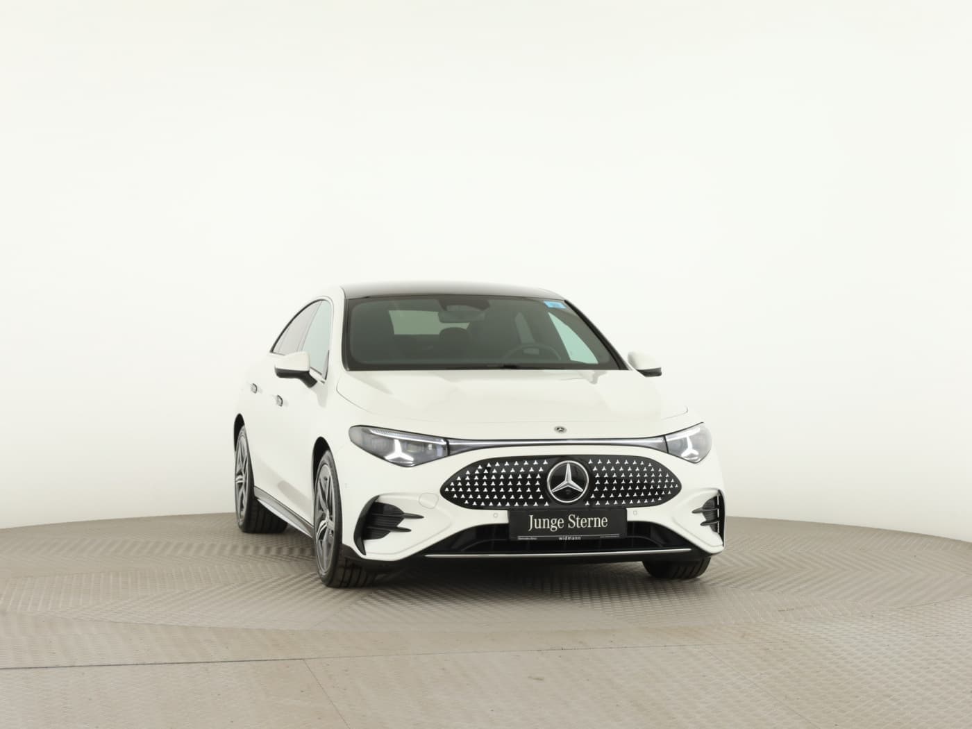 Mercedes-Benz CLA 350 4M EQ Bild 3