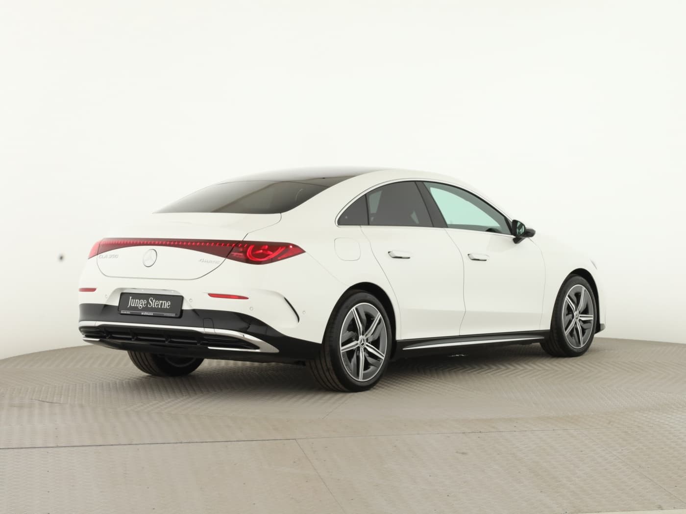 Mercedes-Benz CLA 350 4M EQ Bild 6