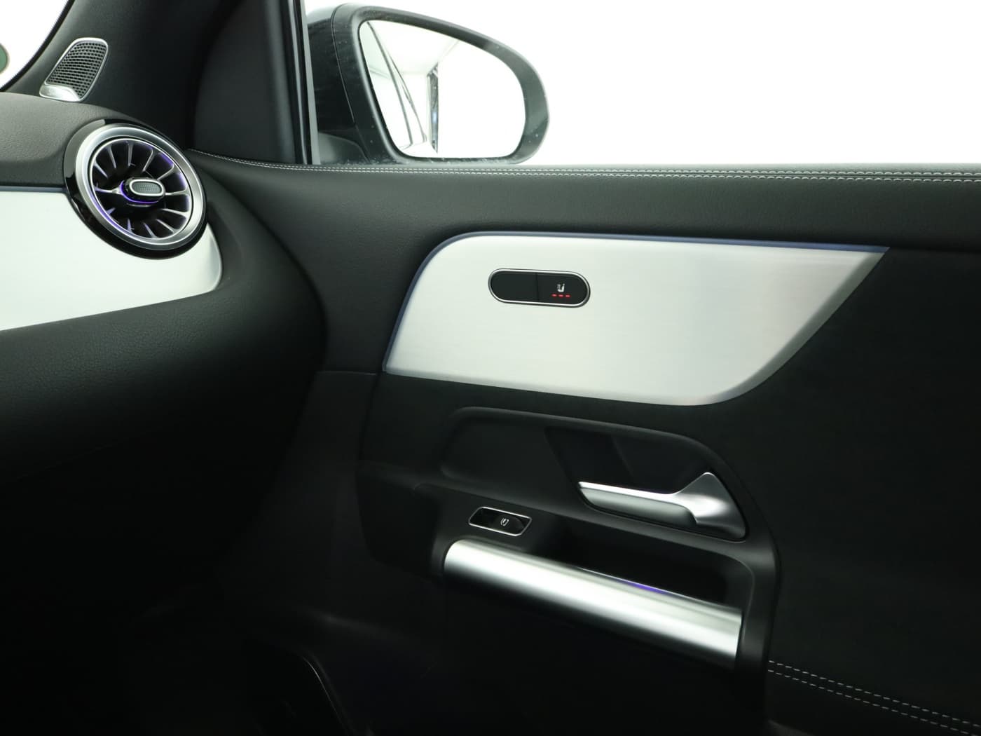 Mercedes-Benz GLA 220 d 4MATIC Bild 16