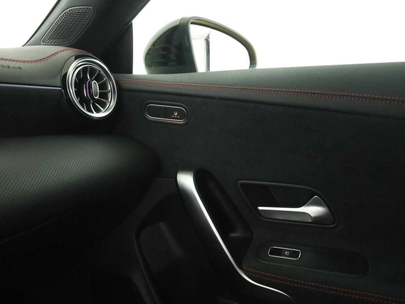 Mercedes-Benz CLA 250 e SB Bild 16