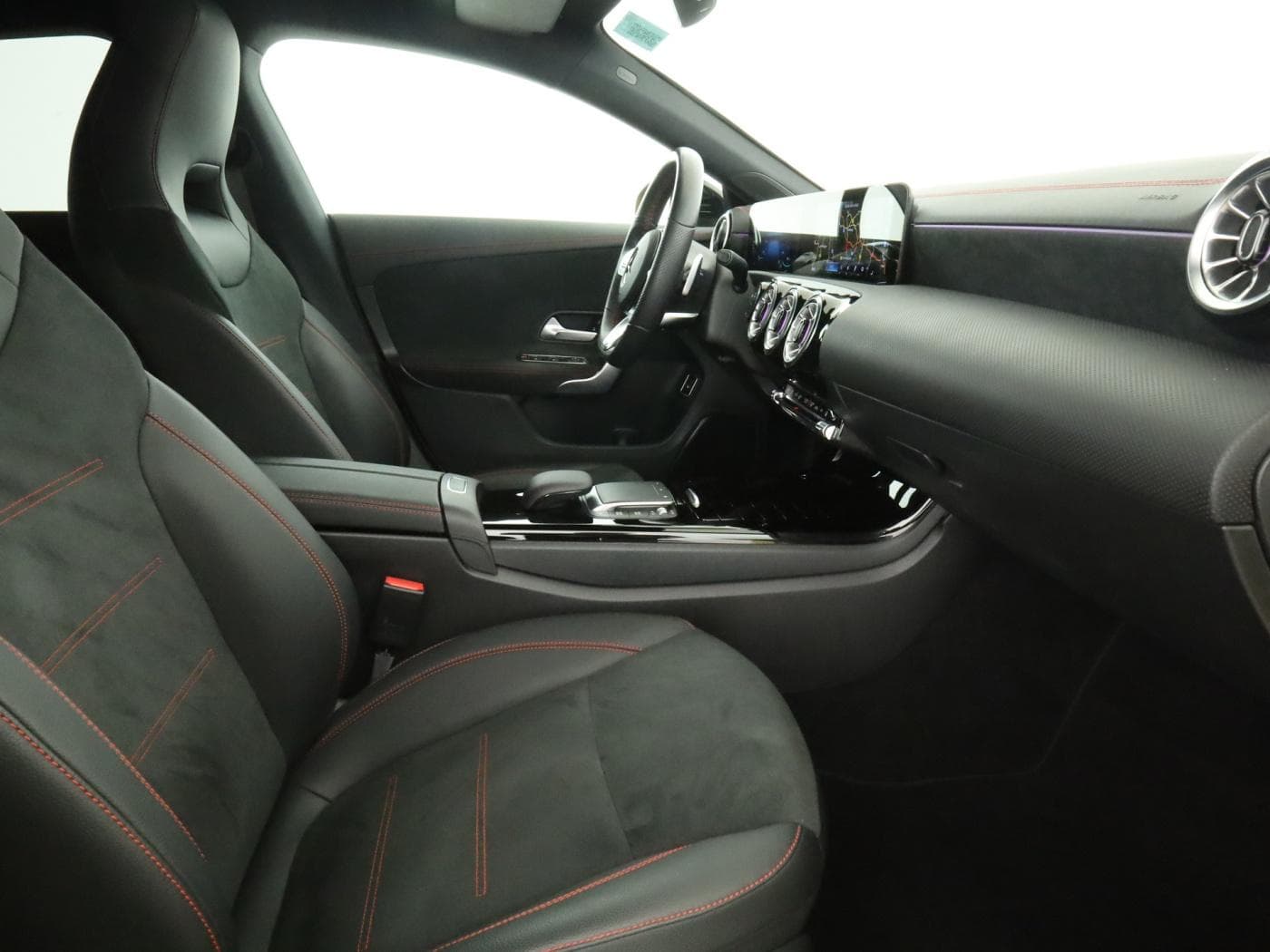 Mercedes-Benz CLA 250 e SB Bild 17