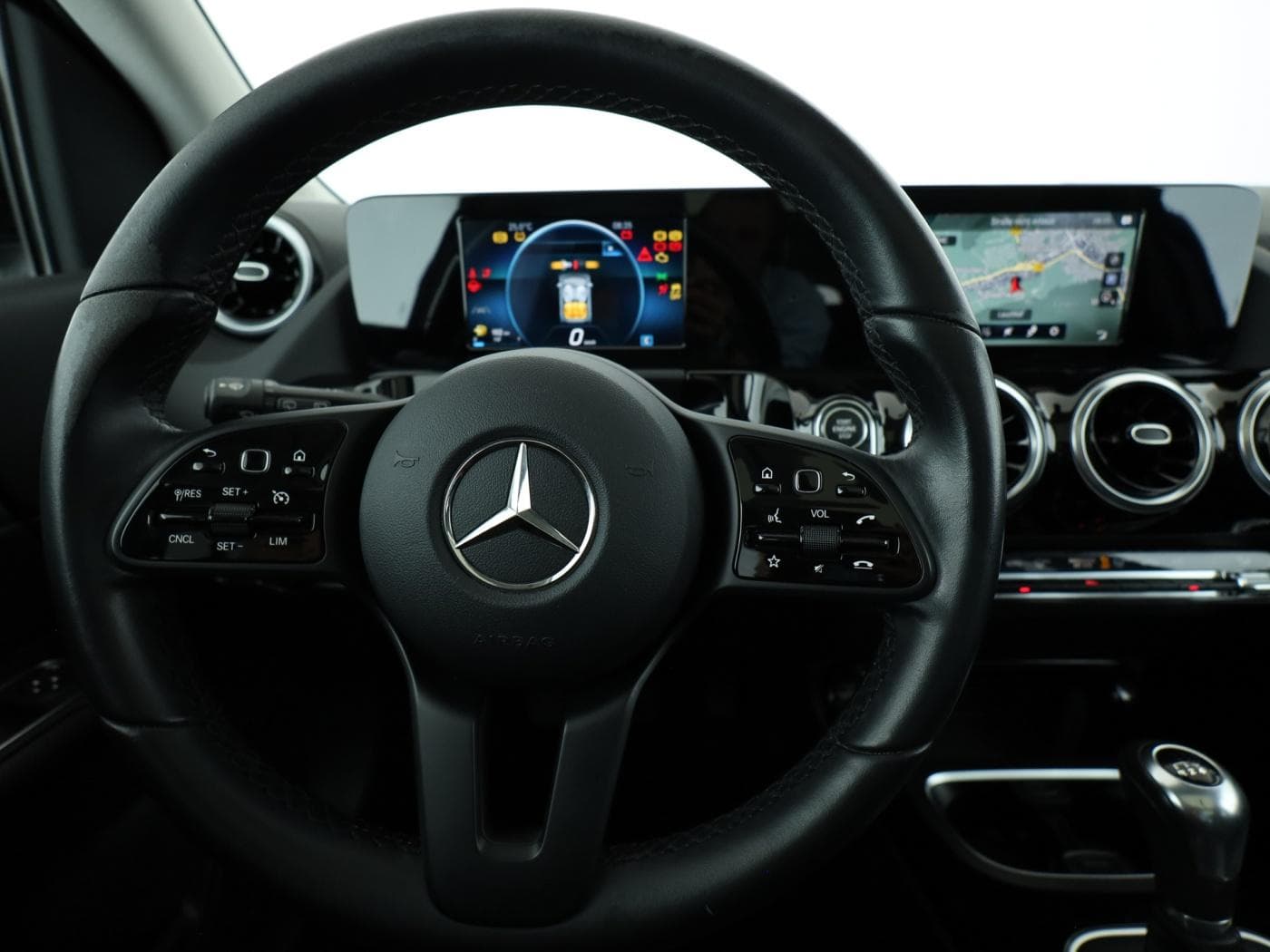 Mercedes-Benz B 180 d Bild 11