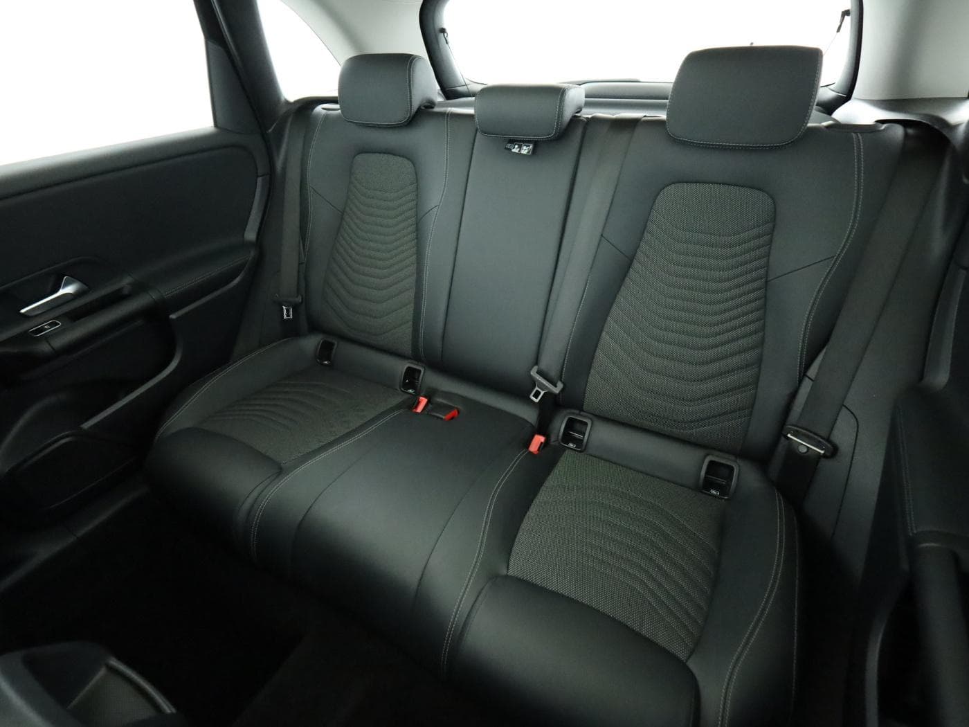 Mercedes-Benz B 180 d Bild 18