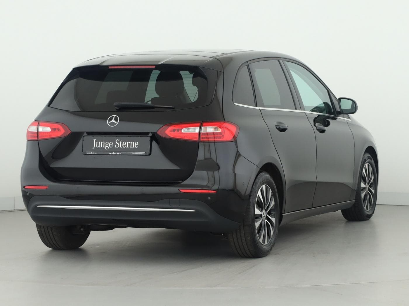 Mercedes-Benz B 180 d Bild 2