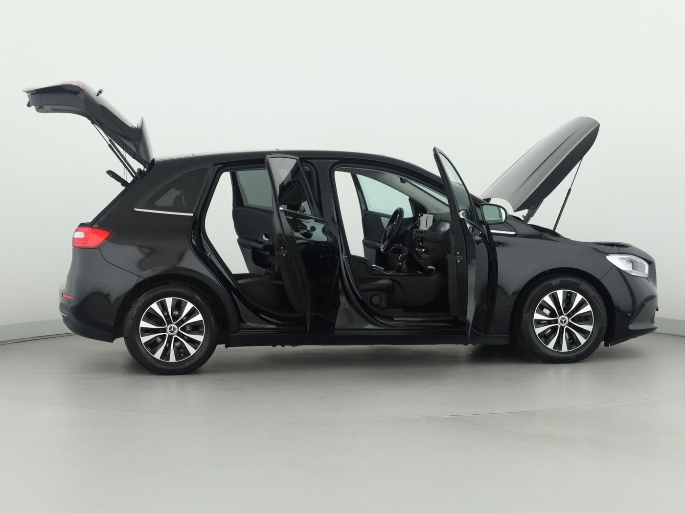 Mercedes-Benz B 180 d Bild 8