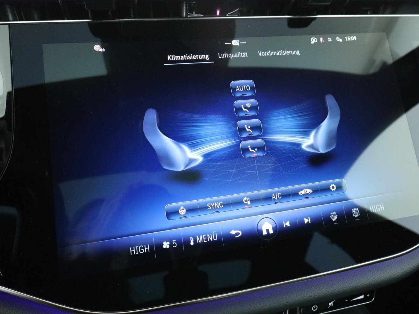 Mercedes-Benz E 300 de Limousine mit EQ Hybrid Technologie Bild 14