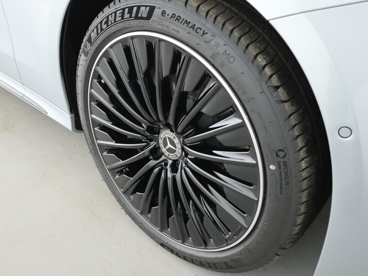 Mercedes-Benz E 300 de Limousine mit EQ Hybrid Technologie Bild 22