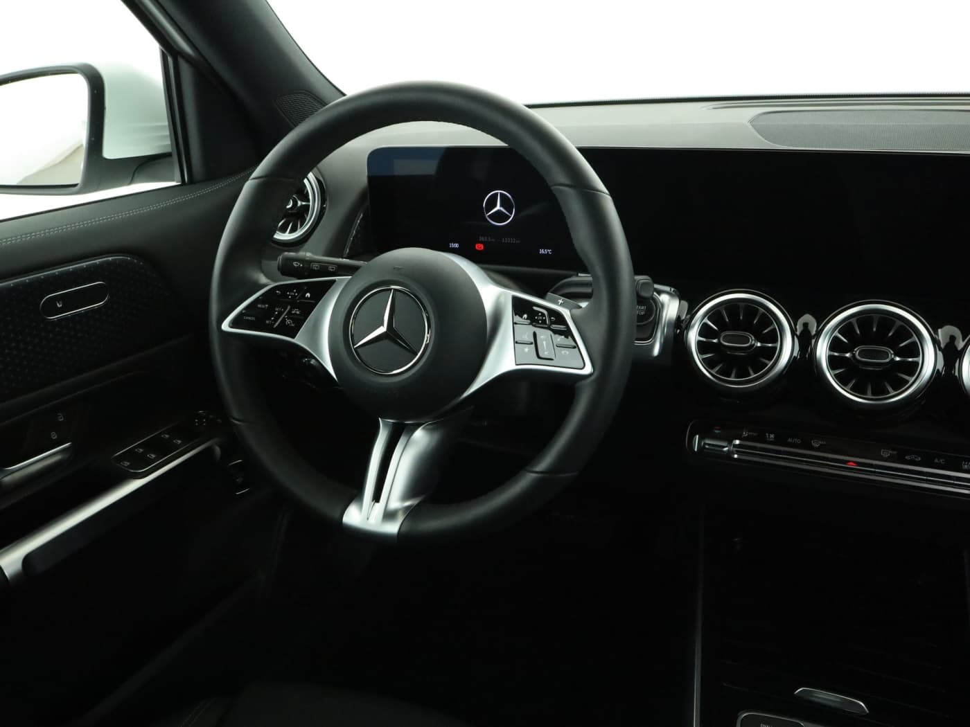 Mercedes-Benz EQB 300 4M Bild 10