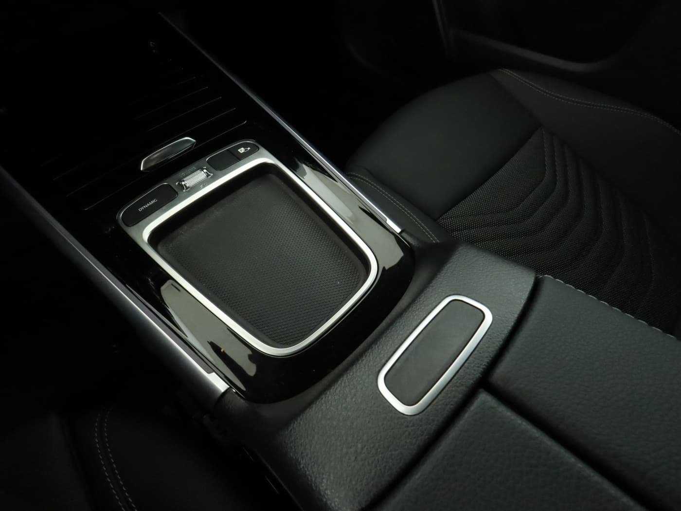 Mercedes-Benz EQB 300 4M Bild 15