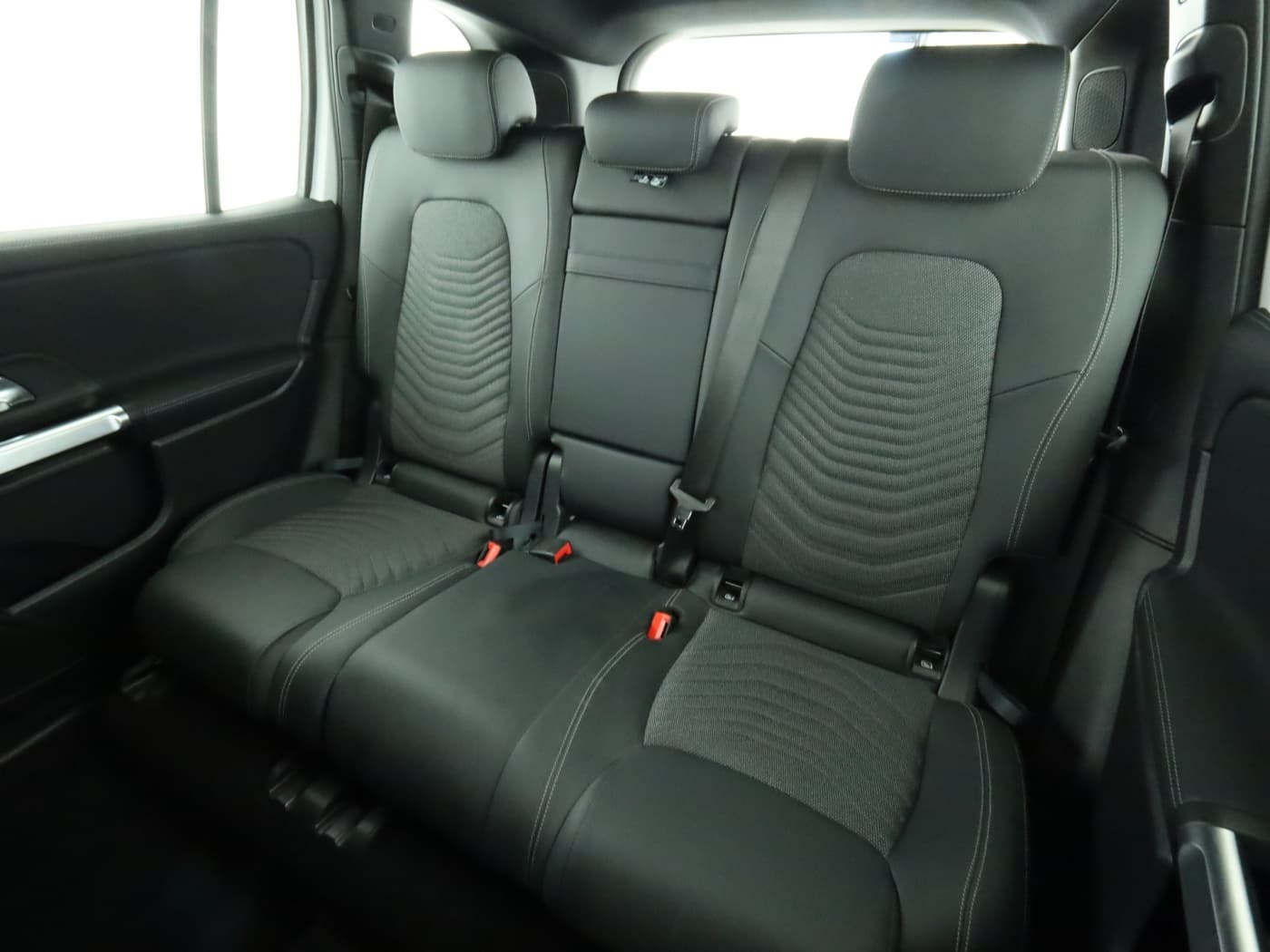 Mercedes-Benz EQB 300 4M Bild 18