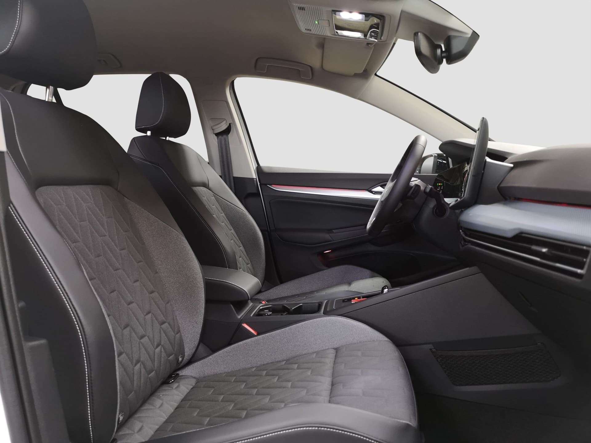 Volkswagen Golf Life 1.5 l eTSI OPF  DSG Bild 15